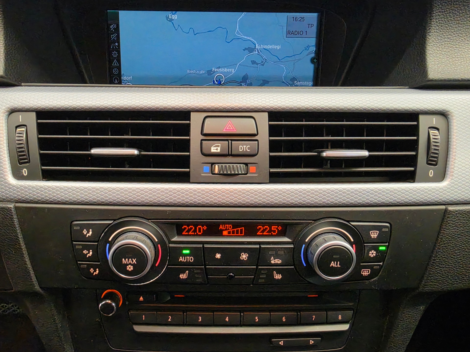 BMW 335i xDrive Touring Steptronic M SPORTPAKET-image-10