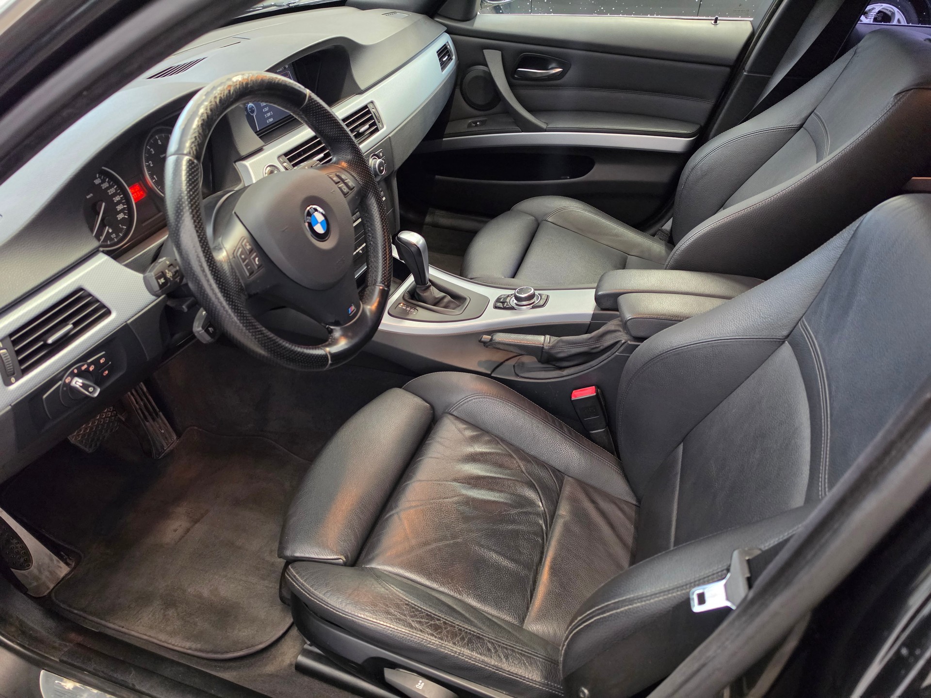 BMW 335i xDrive Touring Steptronic M SPORTPAKET-image-3