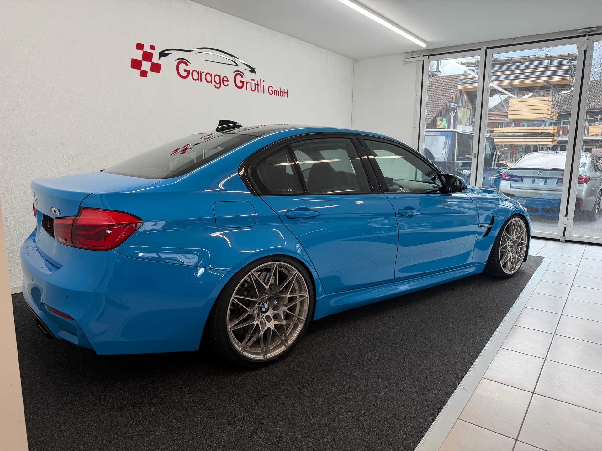 BMW M3 Competition Too Much Collektion-image-1