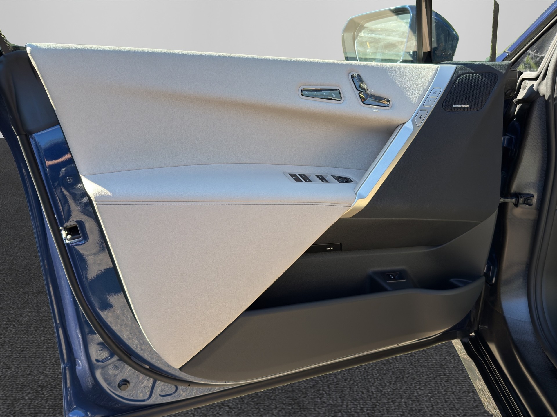 BMW iX xDrive50 Sportpaket-image-9