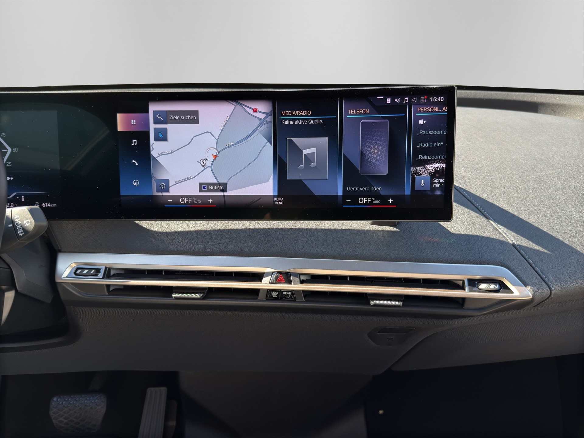 BMW iX xDrive50 Sportpaket-image-12
