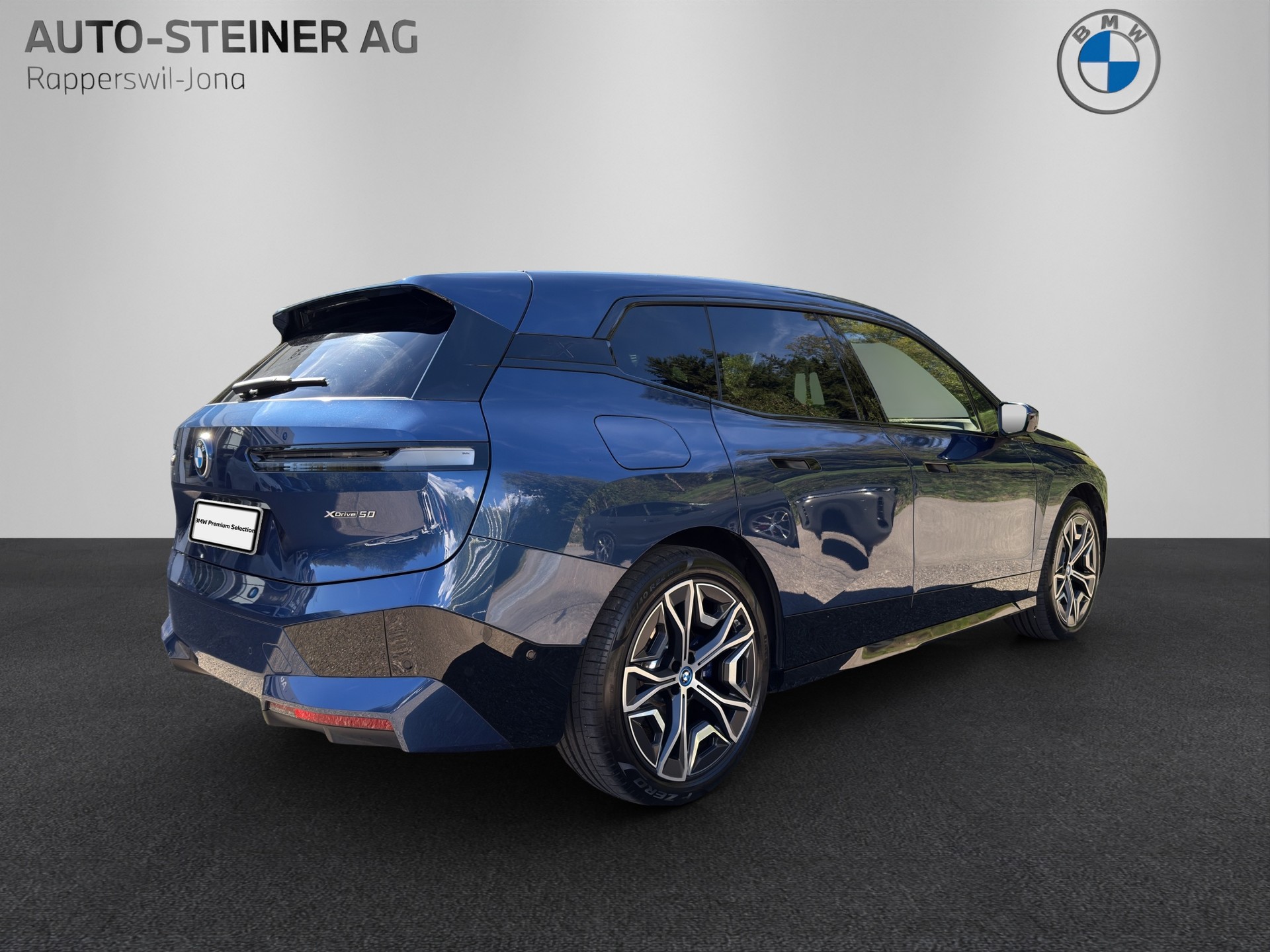 BMW iX xDrive50 Sportpaket-image-3