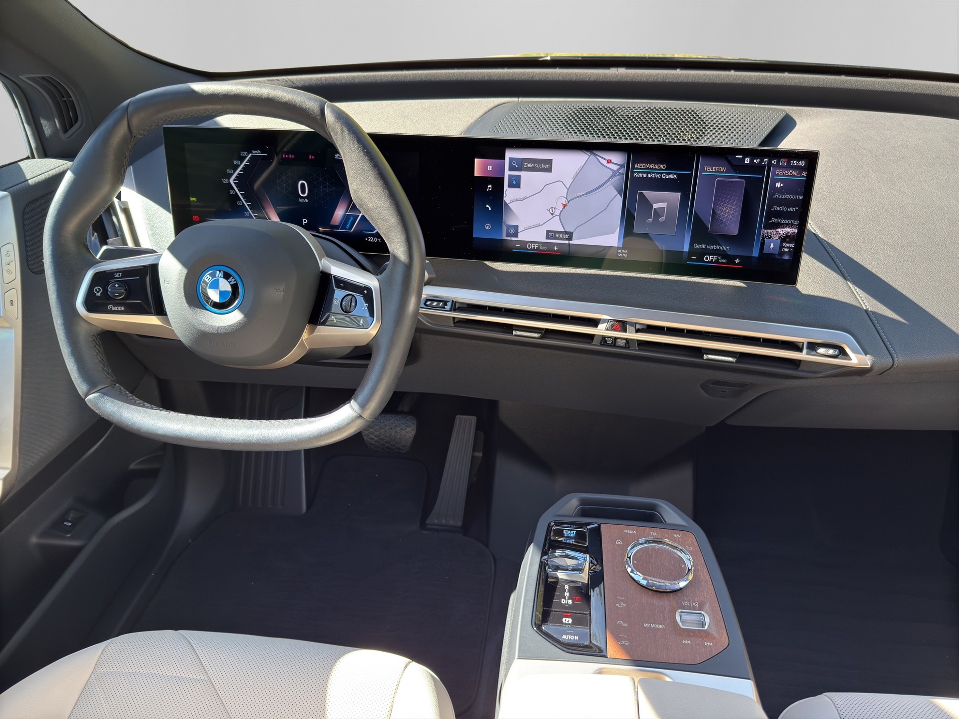 BMW iX xDrive50 Sportpaket-image-13