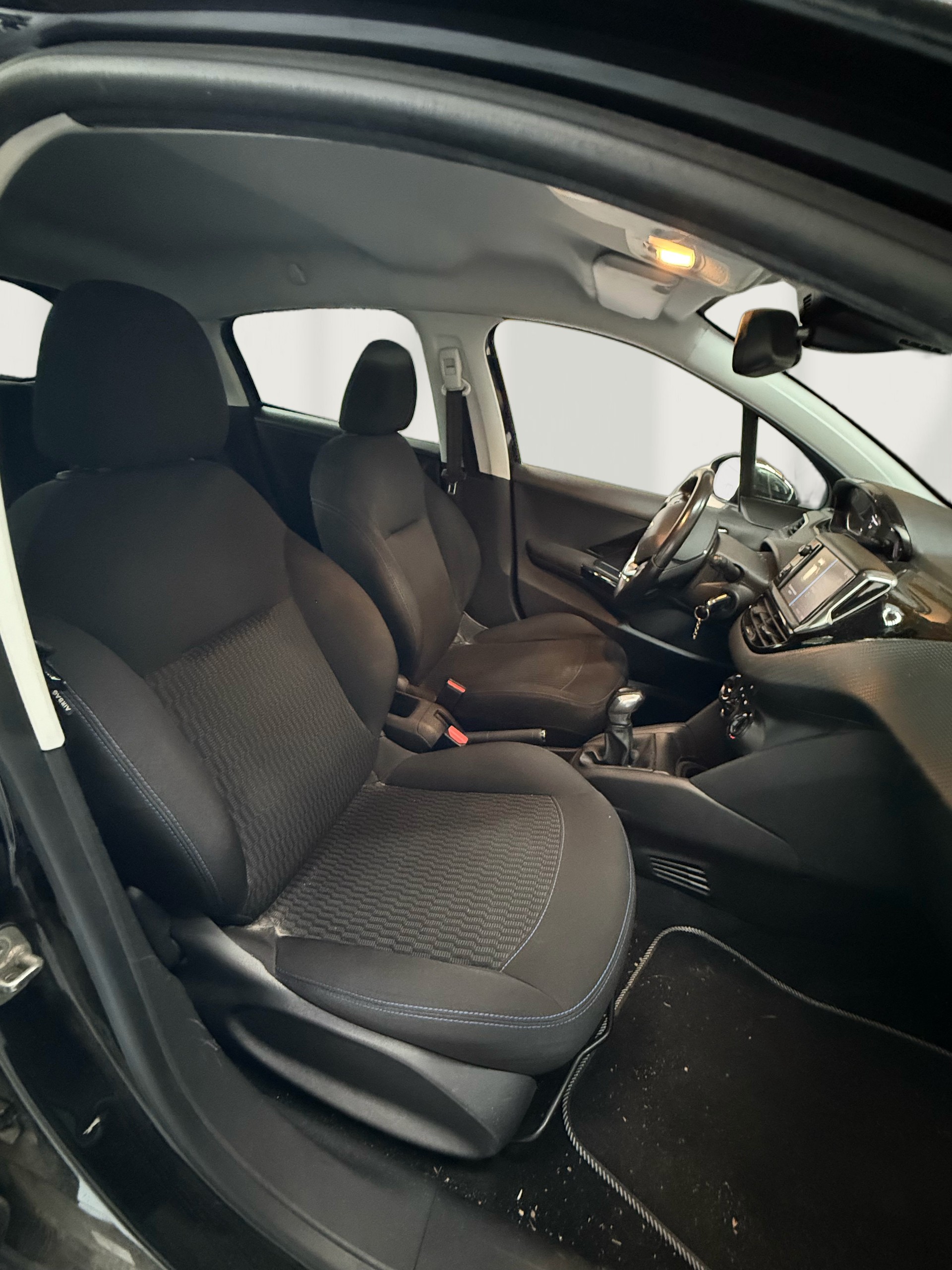 PEUGEOT 208 1.5 BlueHDi Active-image-5