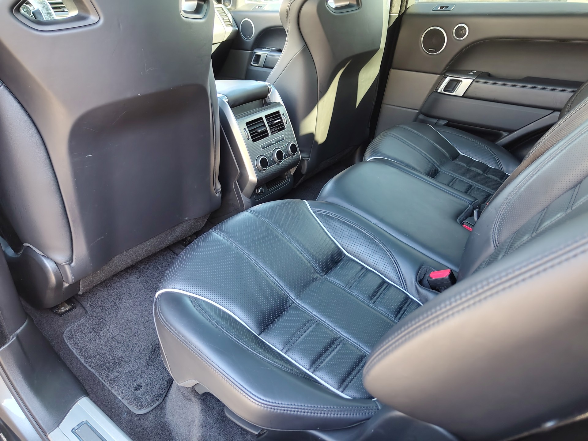 LAND ROVER Range Rover Sport 5.0 V8 SVR-image-8