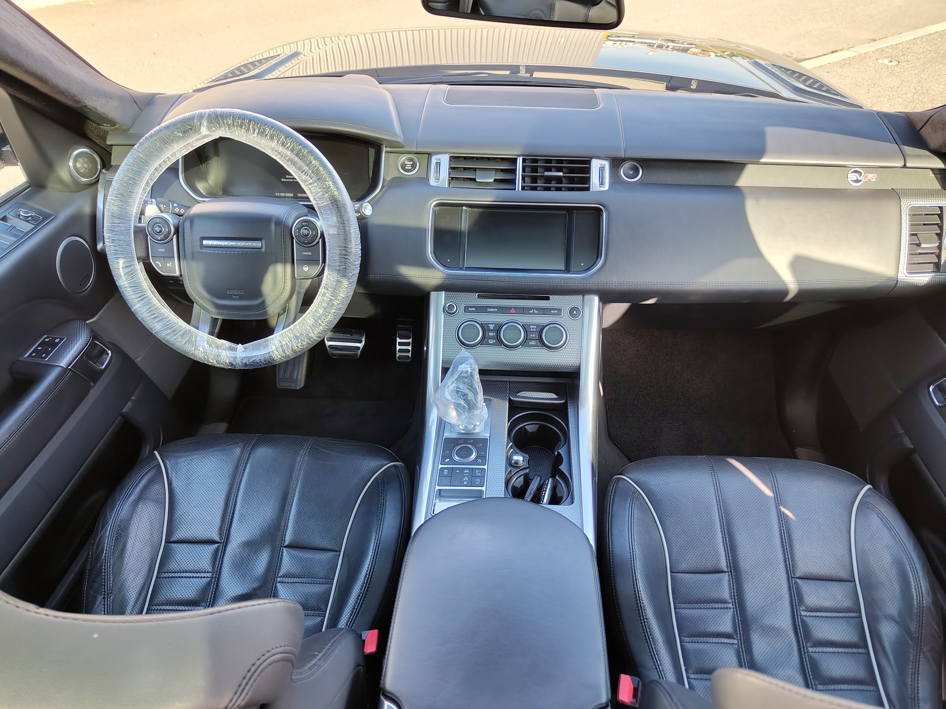 LAND ROVER Range Rover Sport 5.0 V8 SVR-image-10
