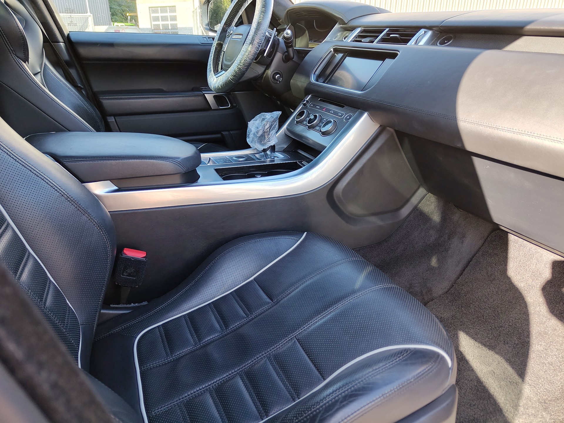 LAND ROVER Range Rover Sport 5.0 V8 SVR-image-6