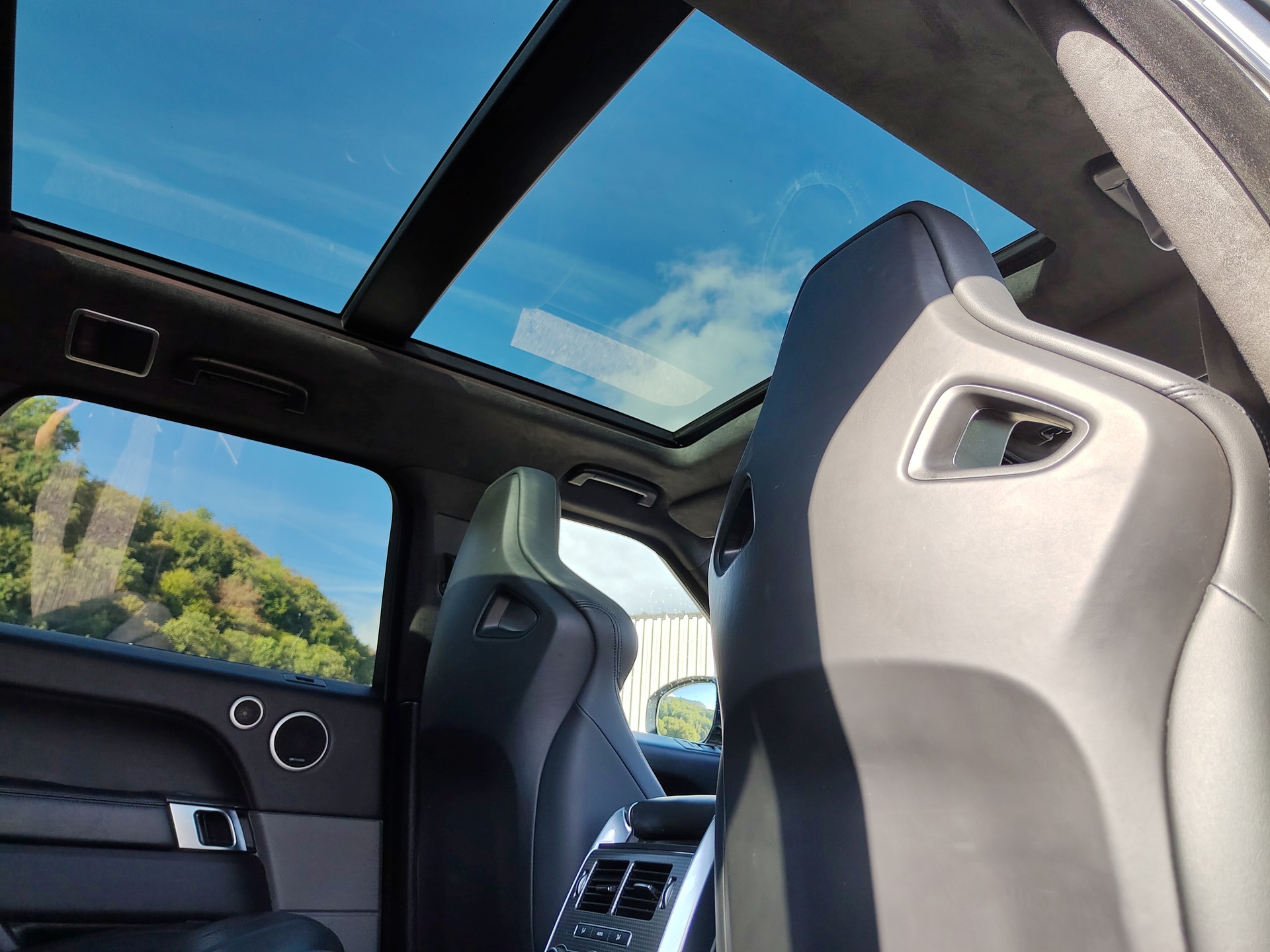 LAND ROVER Range Rover Sport 5.0 V8 SVR-image-12