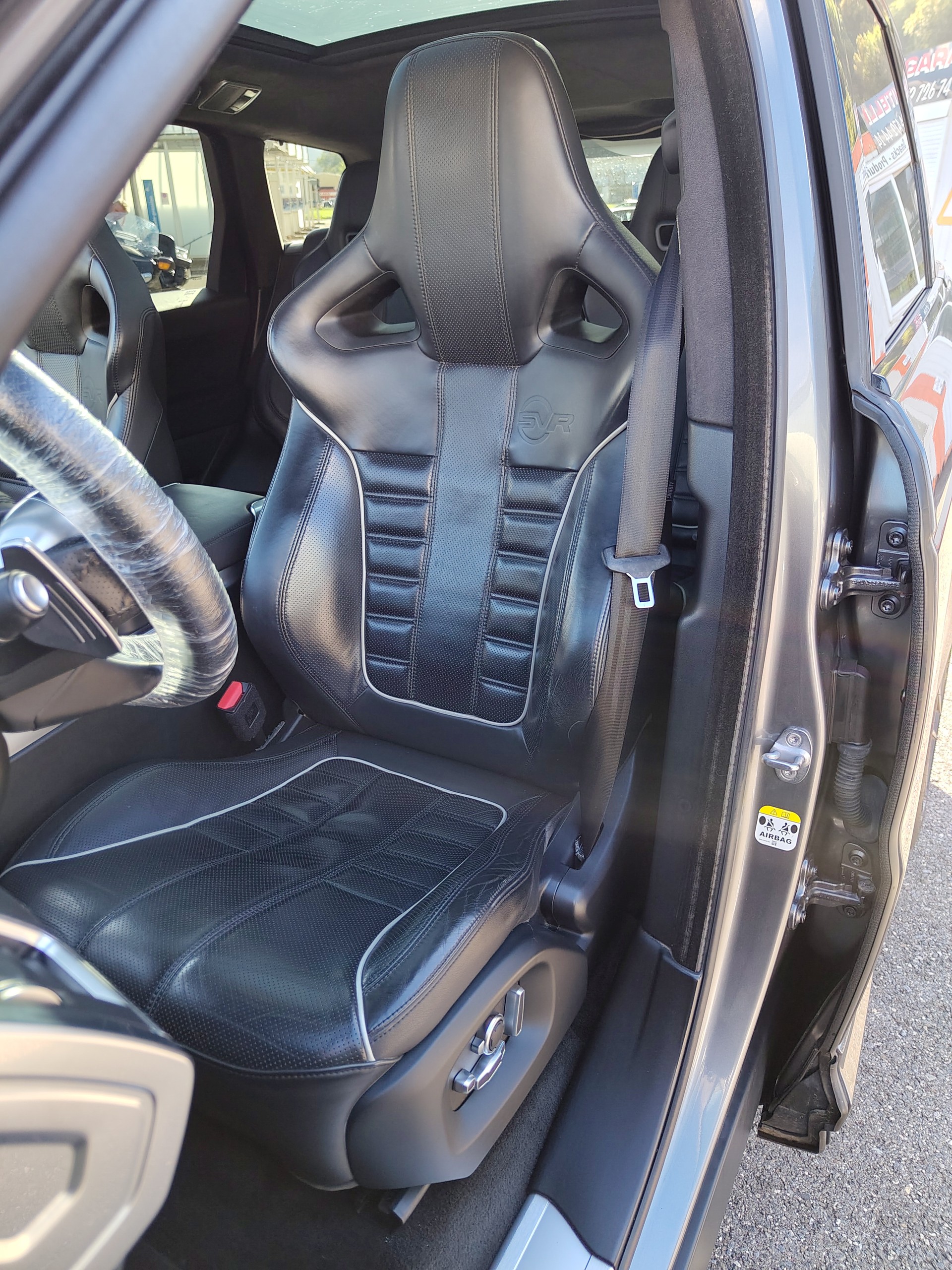 LAND ROVER Range Rover Sport 5.0 V8 SVR-image-5