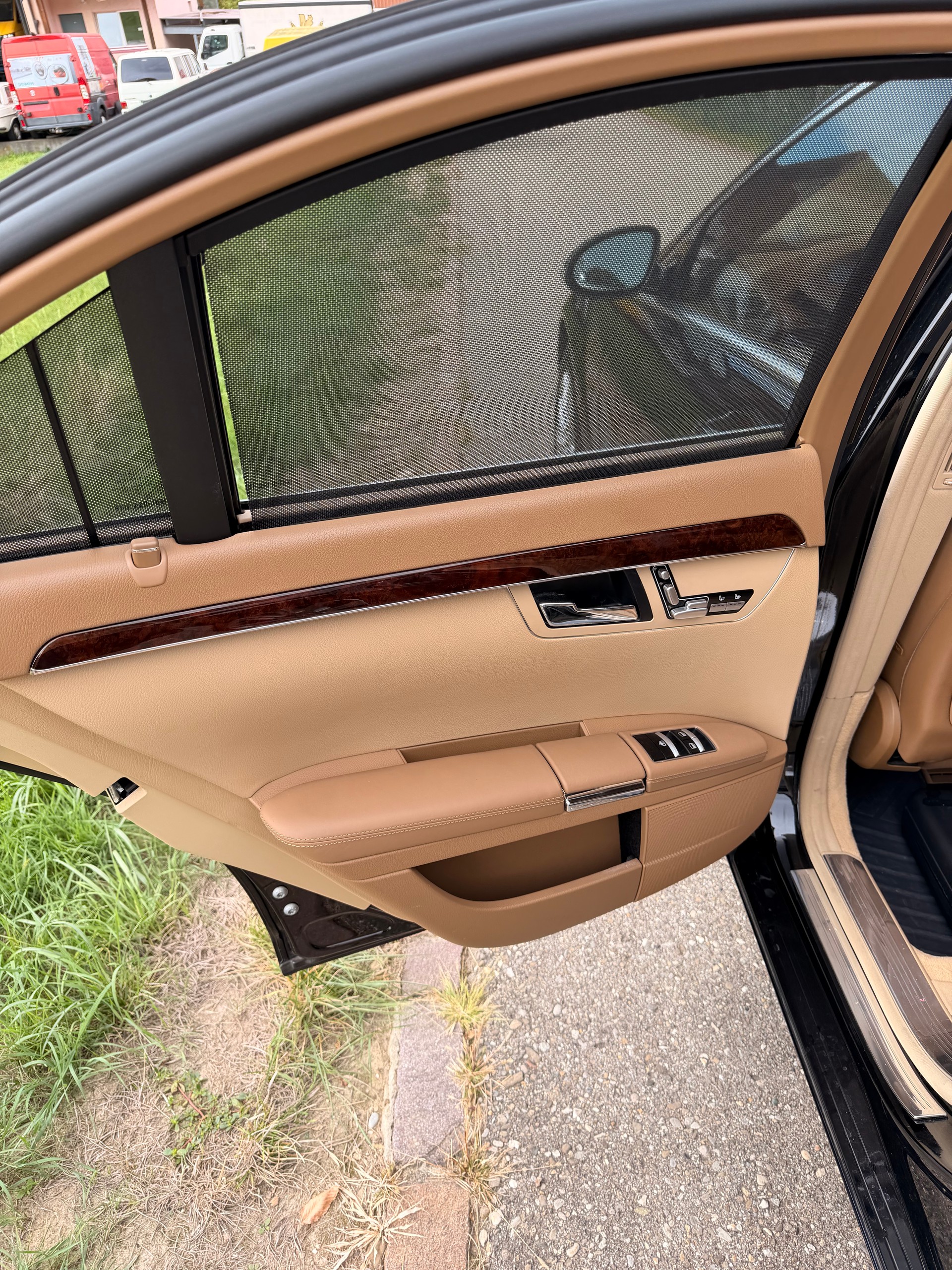 MERCEDES-BENZ S 500 4Matic 7G-Tronic-image-12