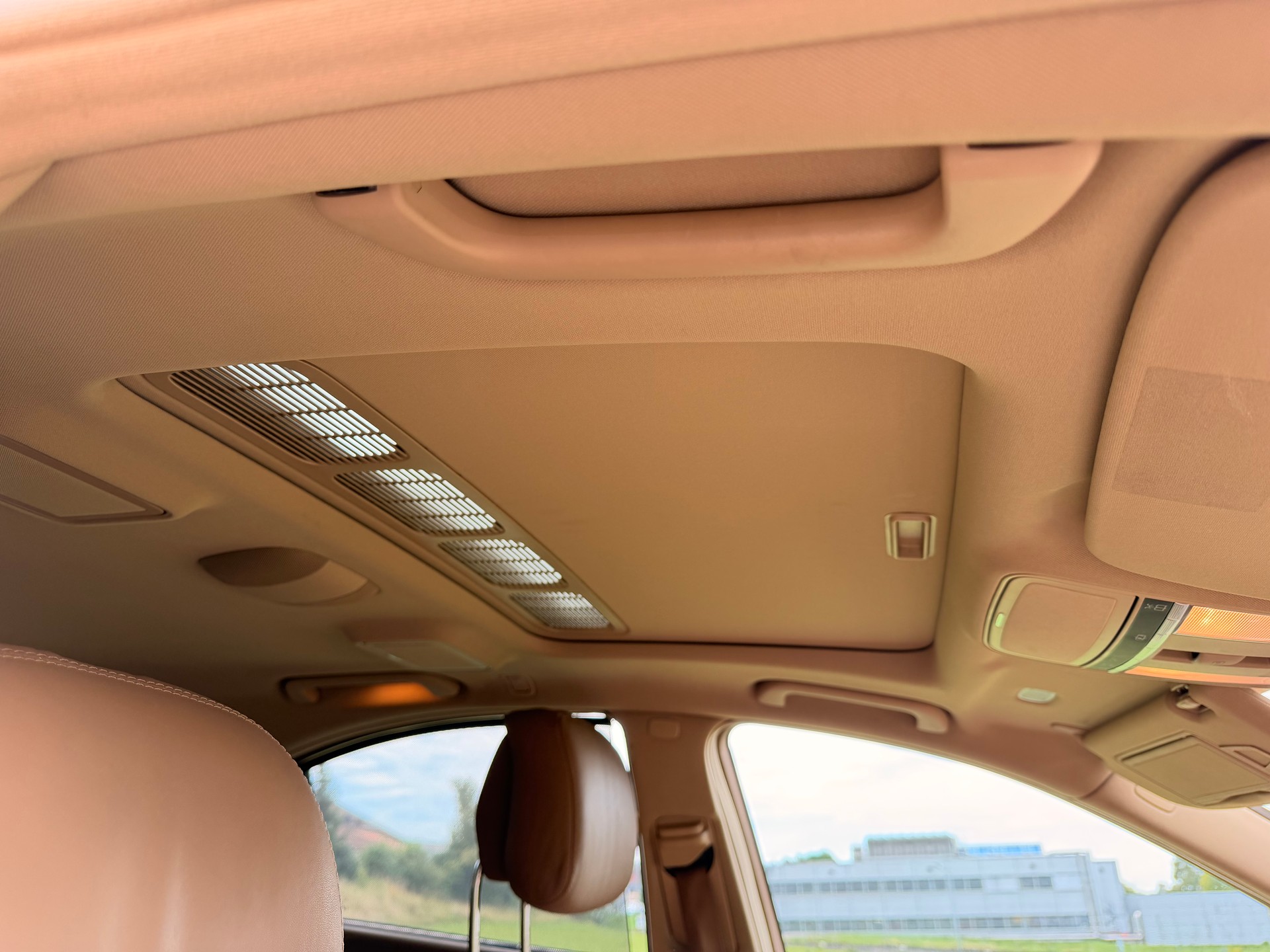 MERCEDES-BENZ S 500 4Matic 7G-Tronic-image-14