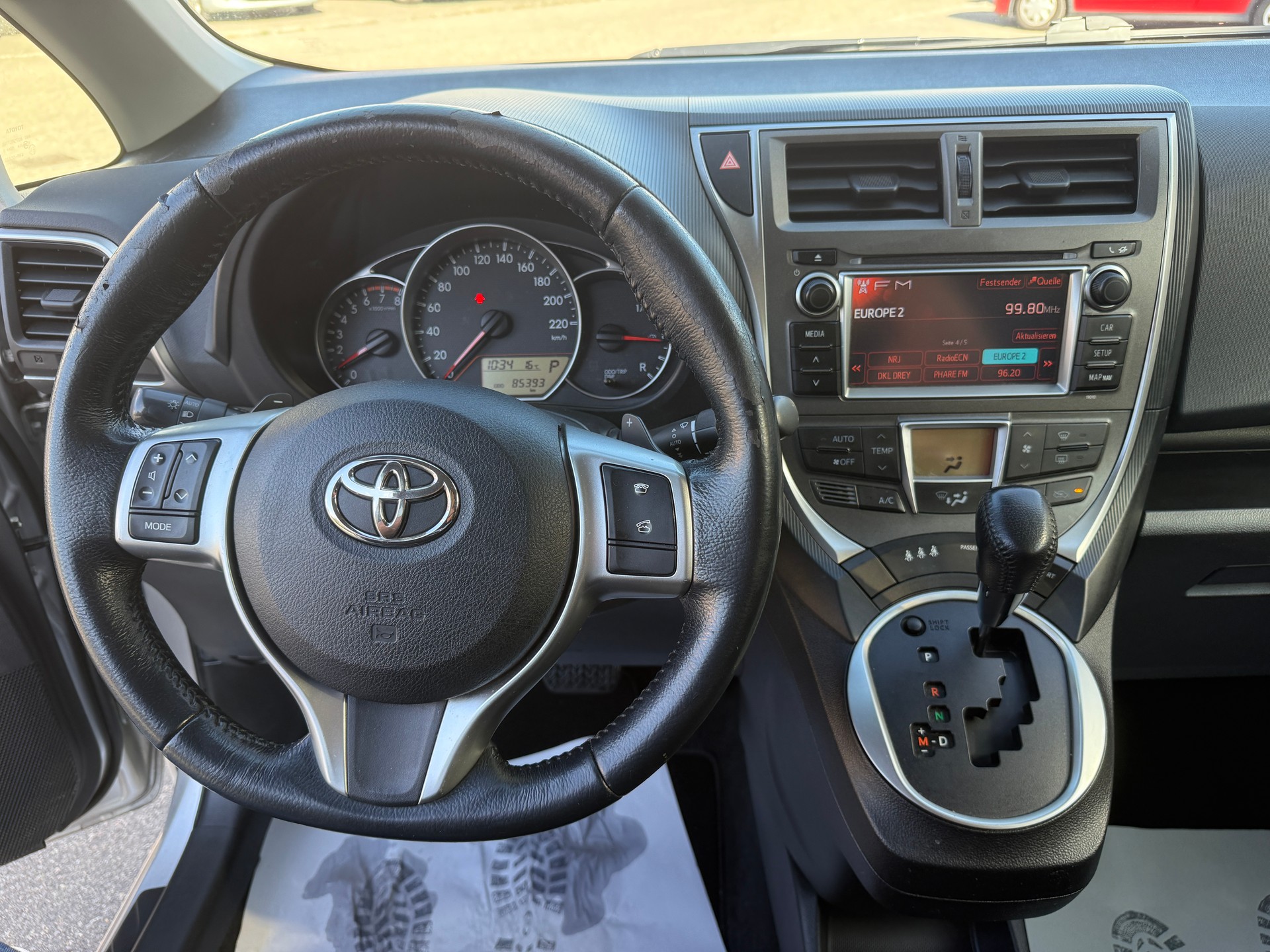 TOYOTA Verso-S 1.33 Linea Sol Multidrive S-image-9