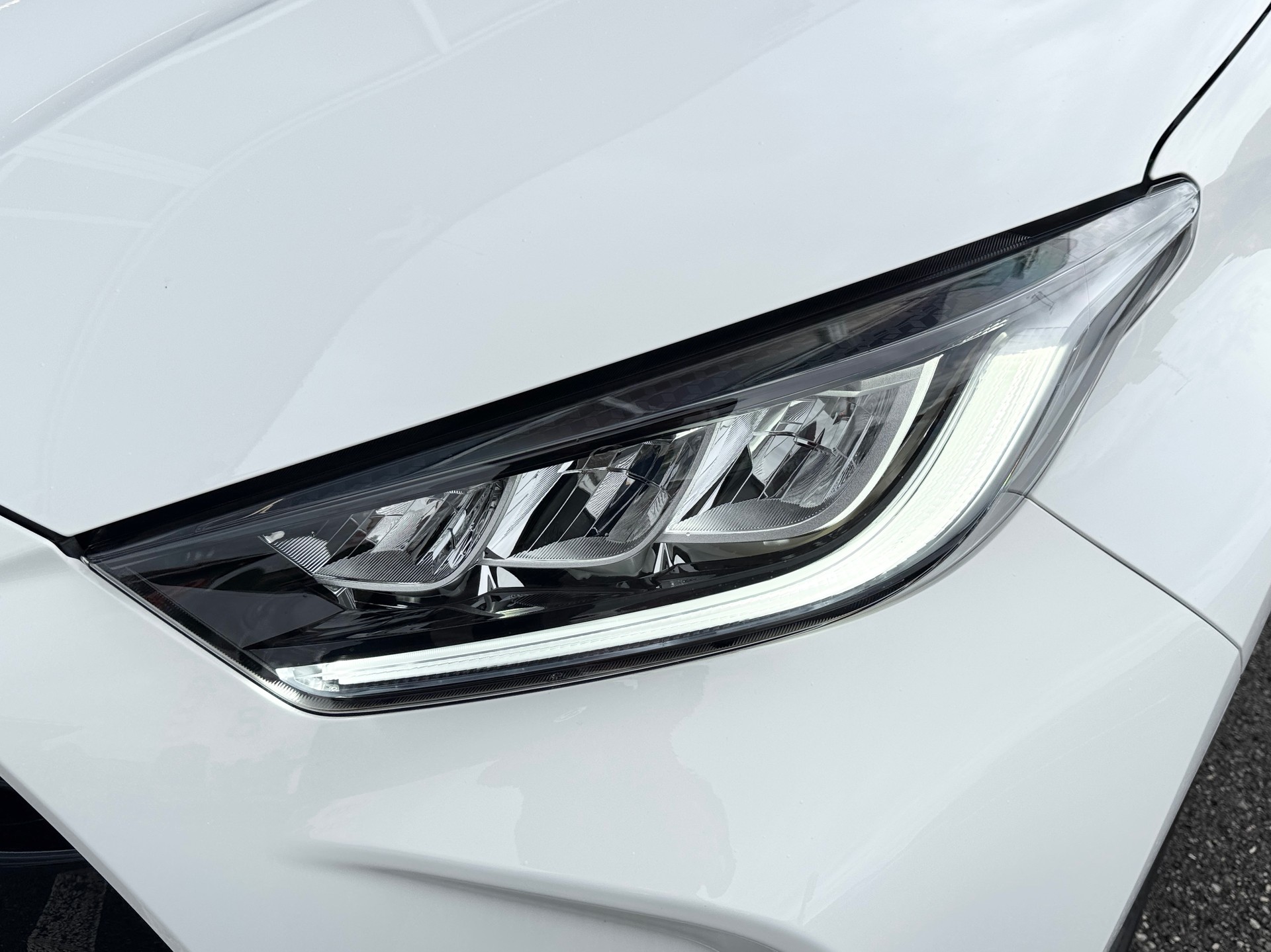 TOYOTA Yaris 1.5 Trend e-CVT-image-2