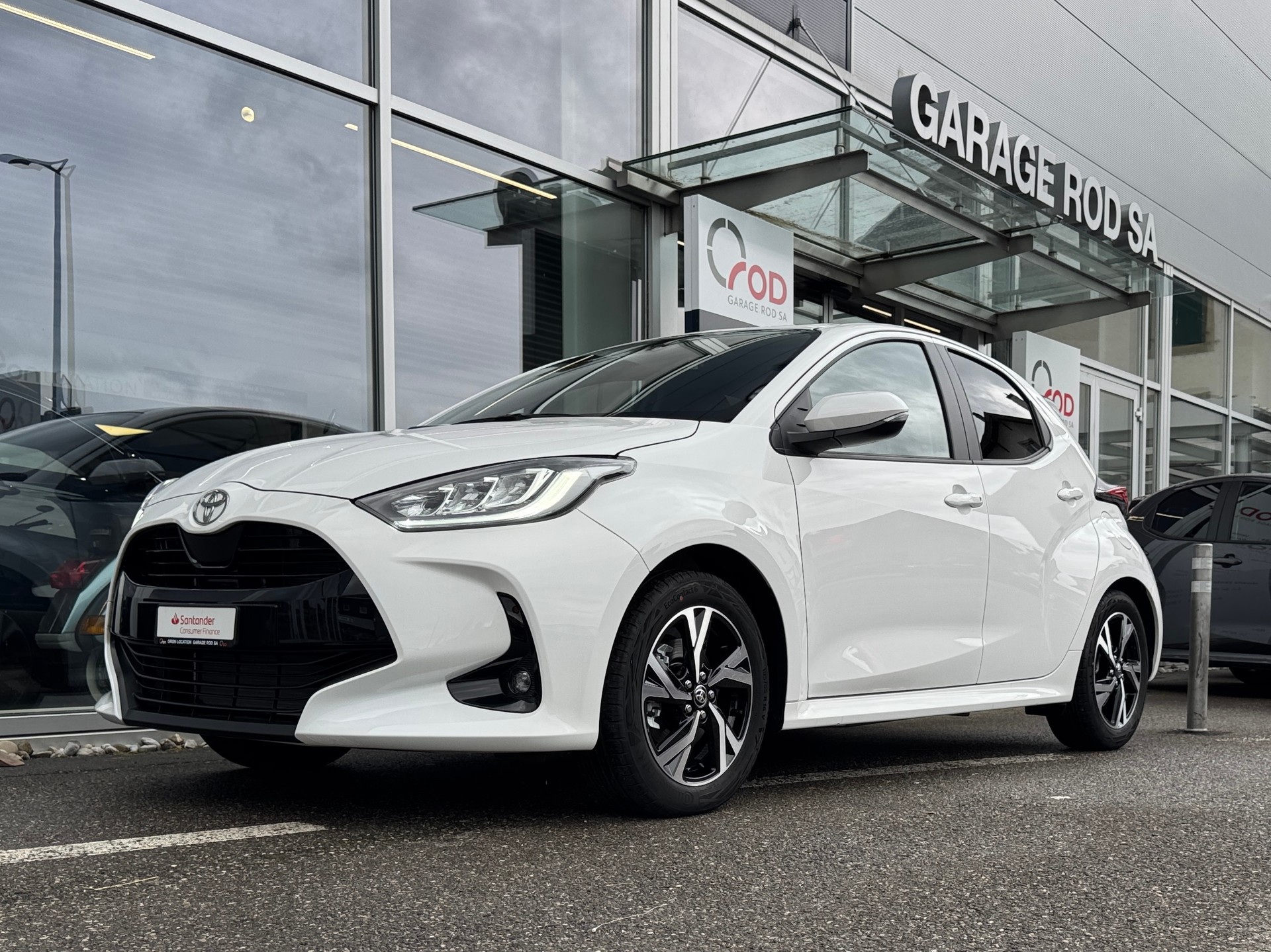TOYOTA Yaris 1.5 Trend e-CVT-image-22