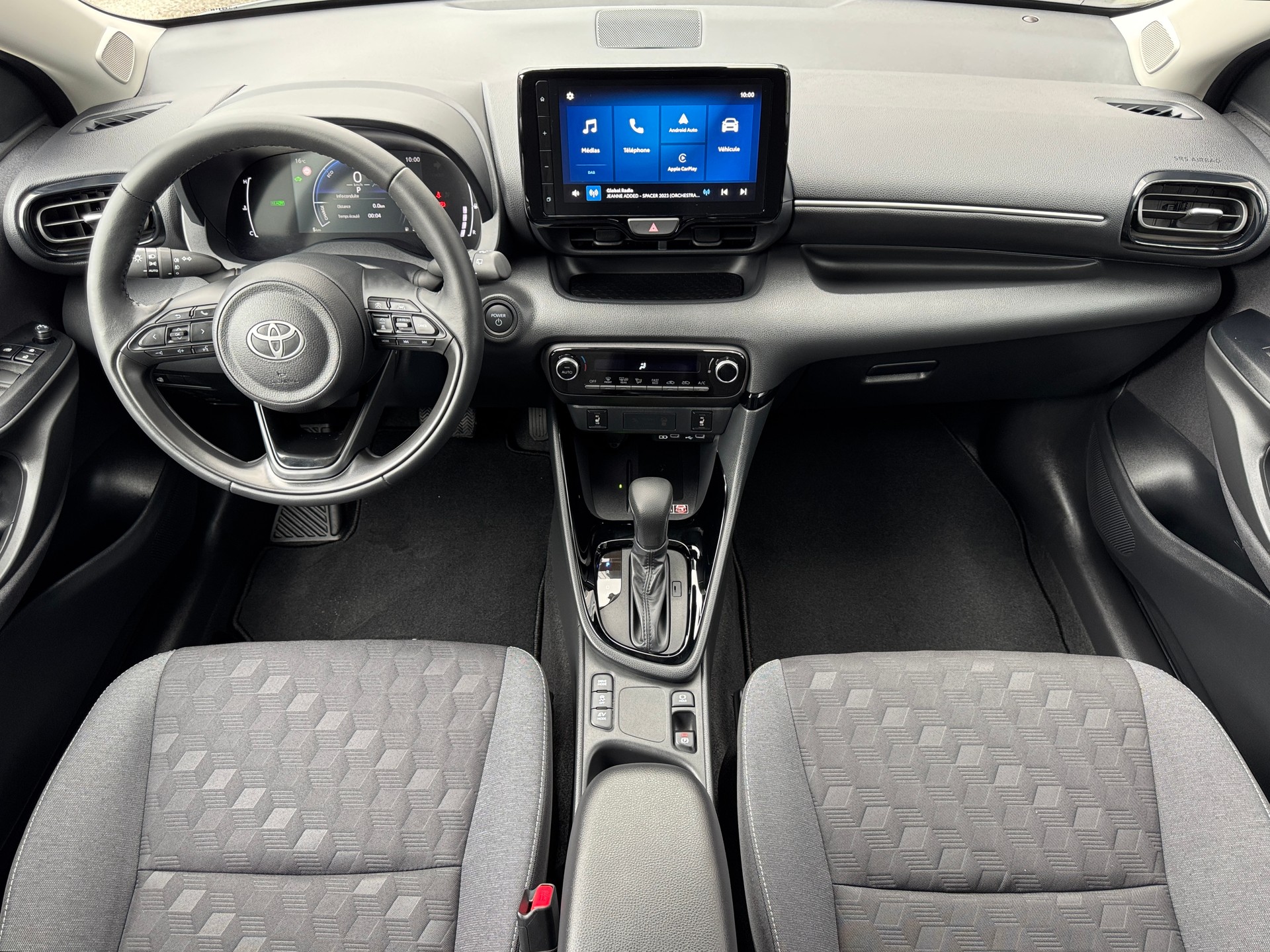 TOYOTA Yaris 1.5 Trend e-CVT-image-10