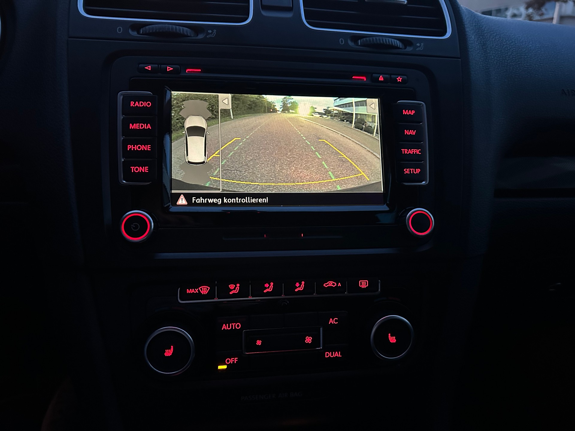 VW Golf 1.2 TSI Team DSG-image-11
