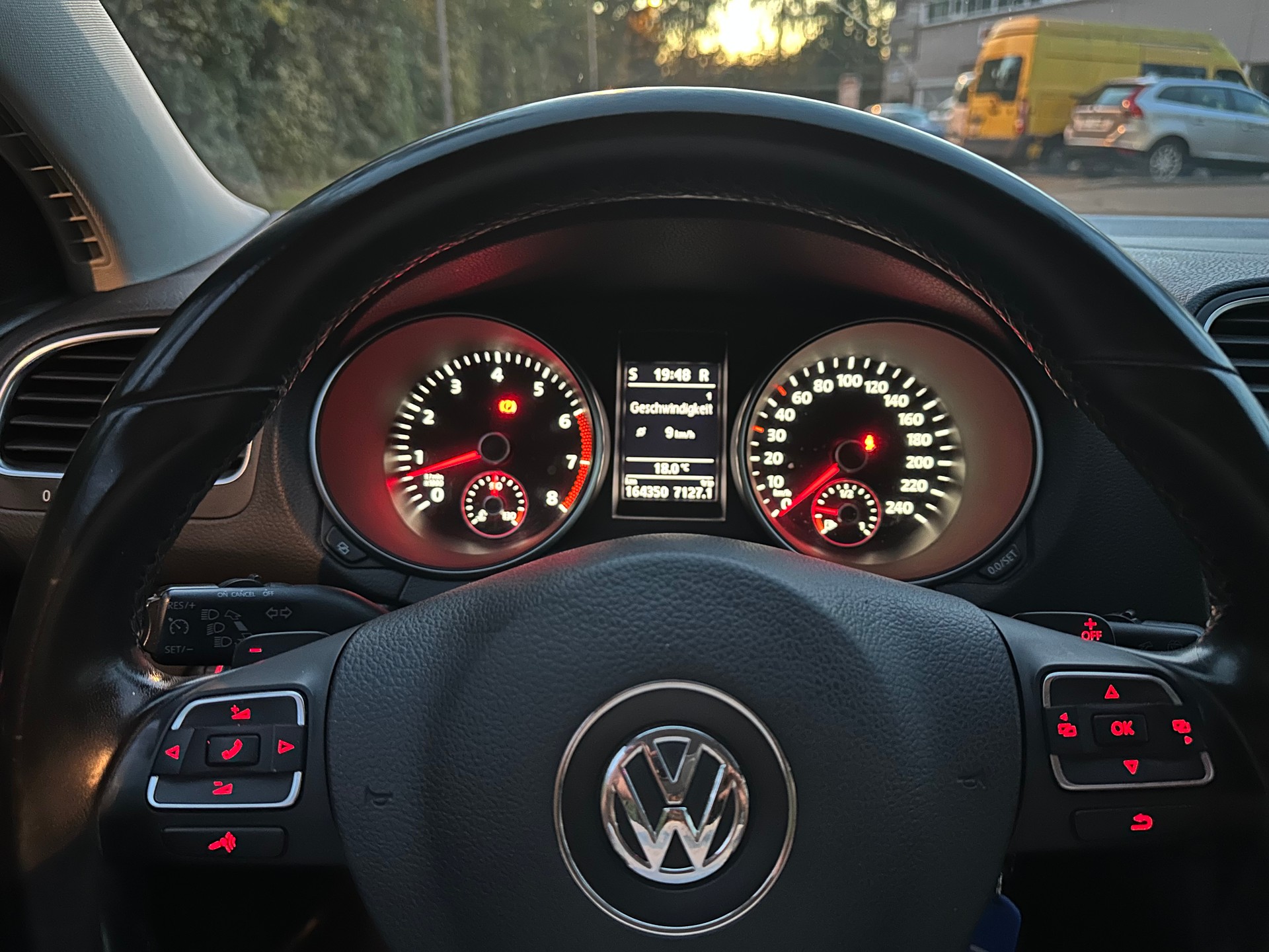 VW Golf 1.2 TSI Team DSG-image-12