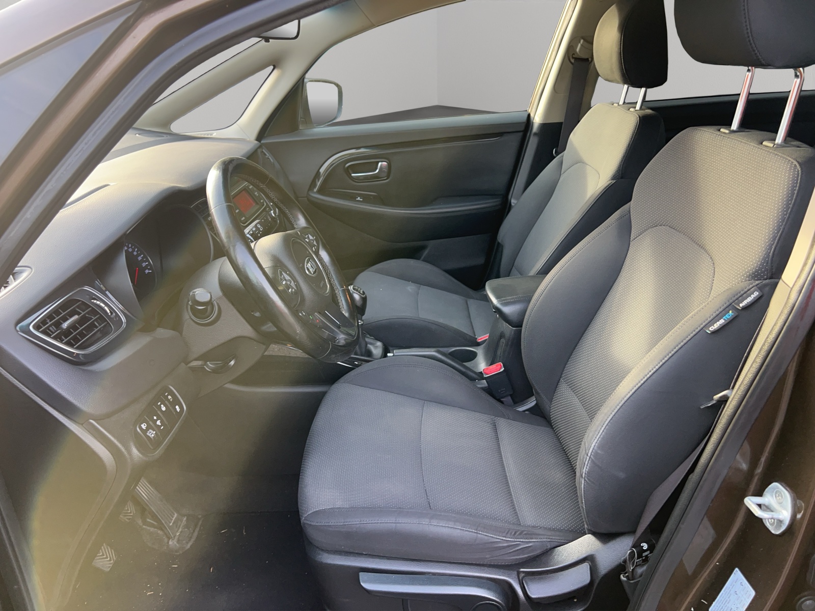 KIA Carens 1.7 CRDi Style-image-17