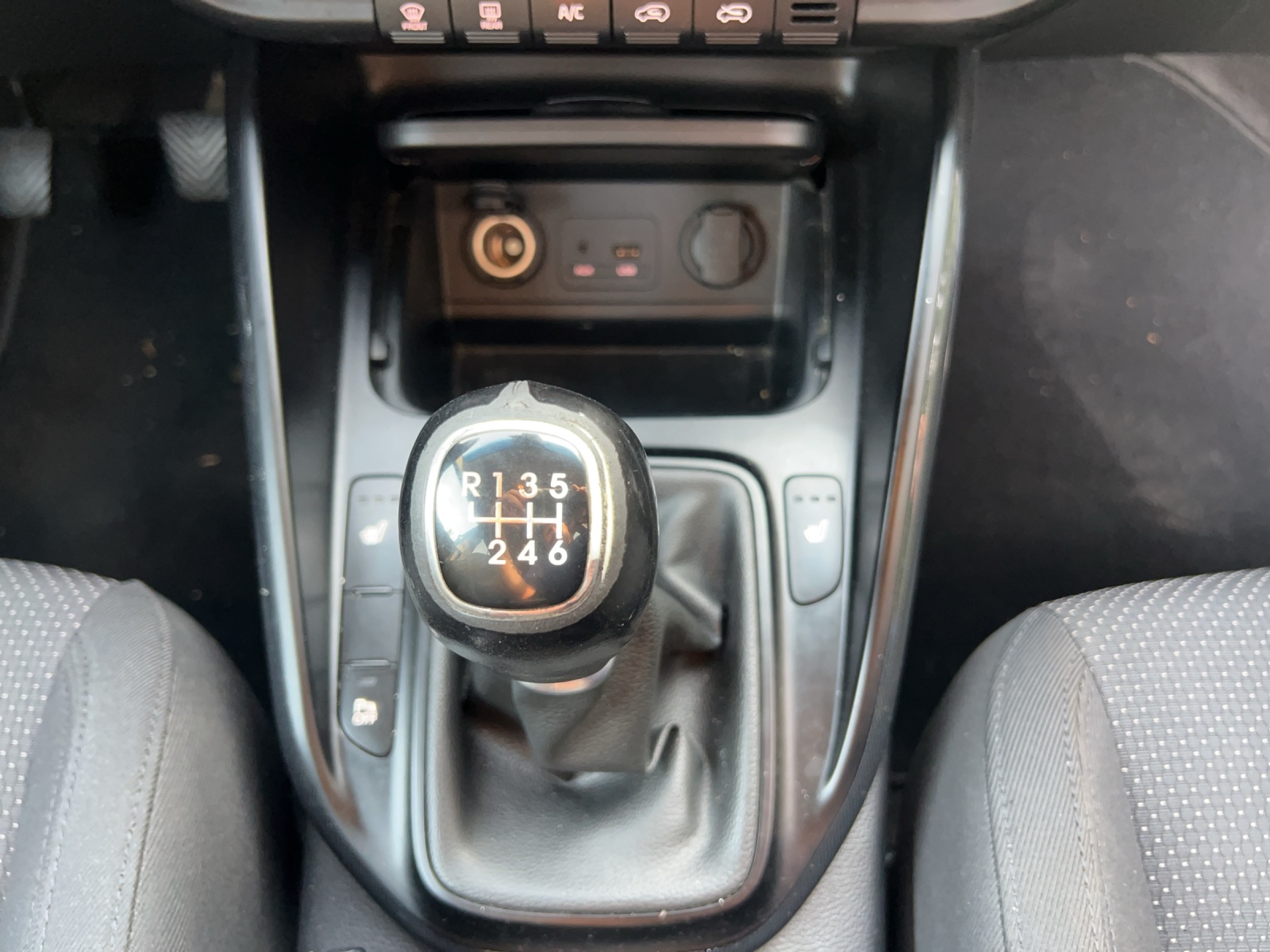 KIA Carens 1.7 CRDi Style-image-11