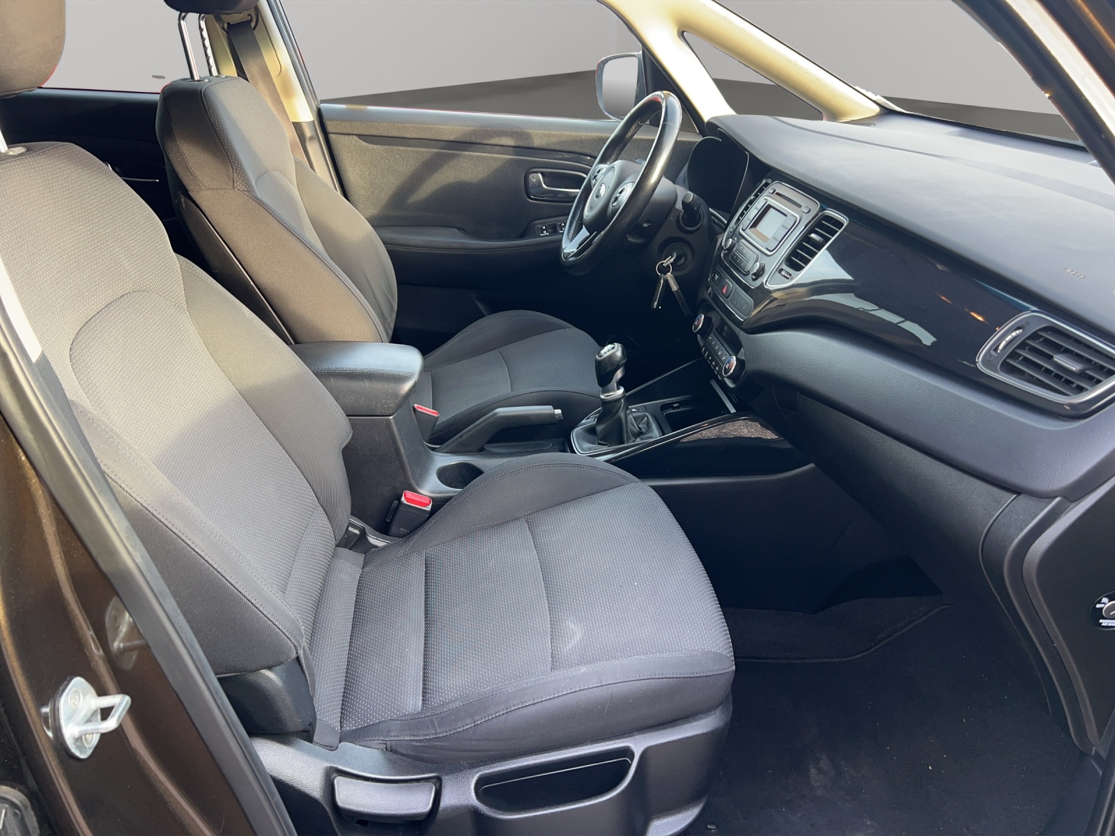 KIA Carens 1.7 CRDi Style-image-16
