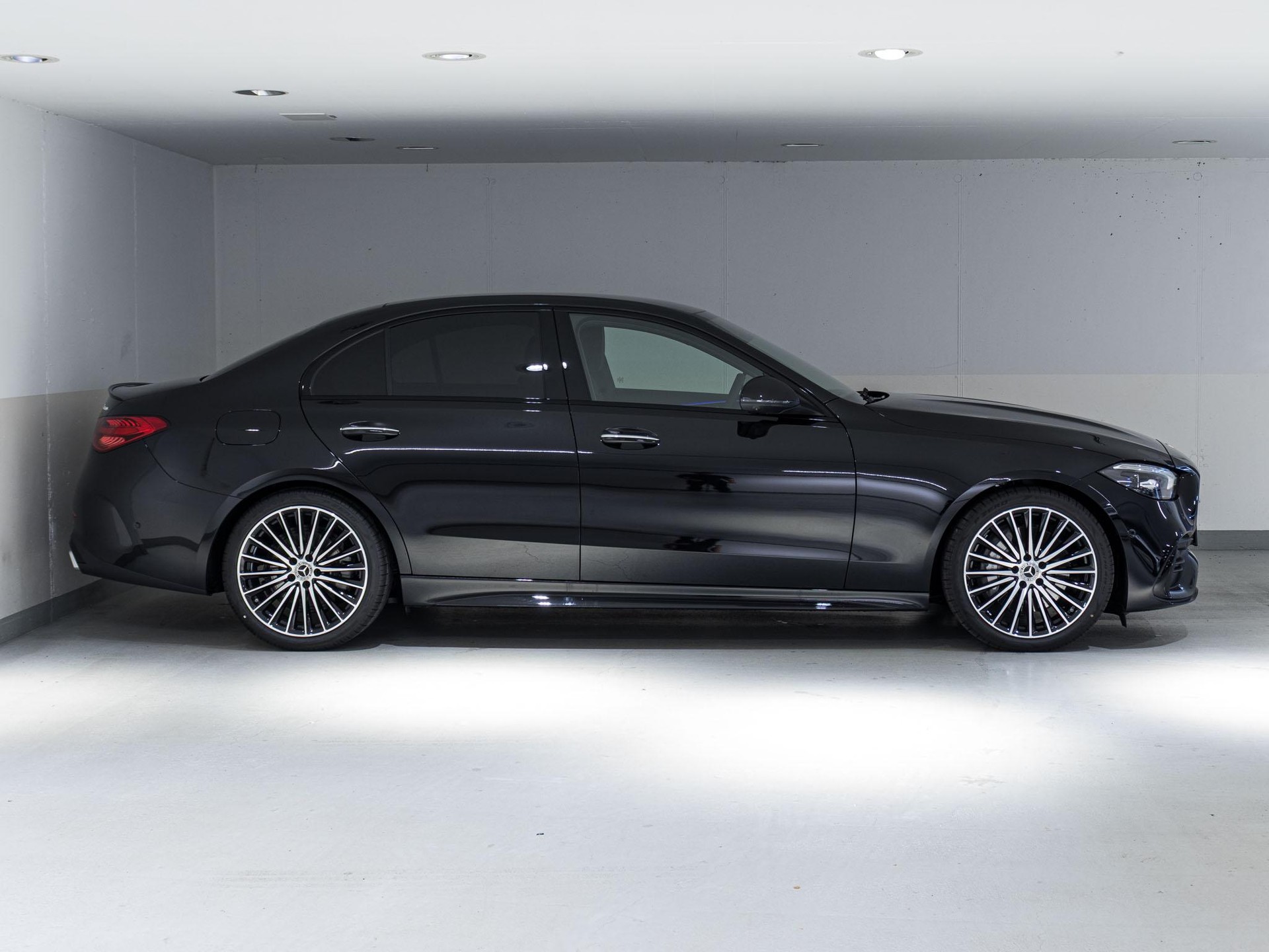 MERCEDES-BENZ C 220 d 4MATIC Swiss Star-image-1