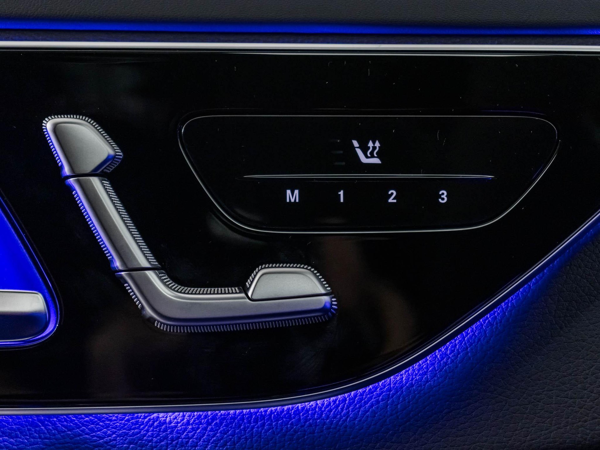 MERCEDES-BENZ C 220 d 4MATIC Swiss Star-image-11