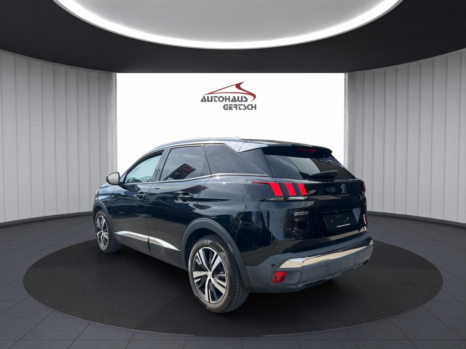 PEUGEOT 3008 1.2 PureTech Allure-image-5
