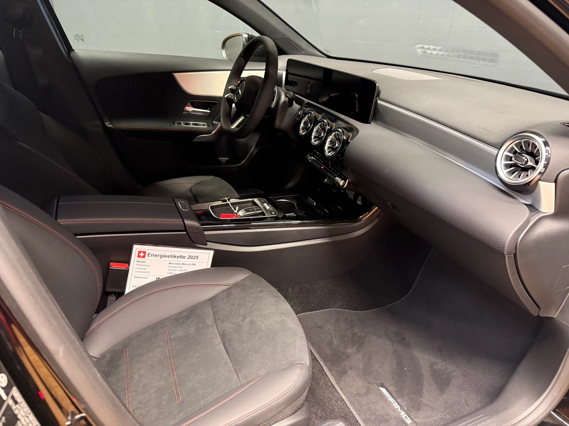 MERCEDES-BENZ A 200 - AMG - NightStar / DISTRONIC / 360 Grad Kamera-image-13