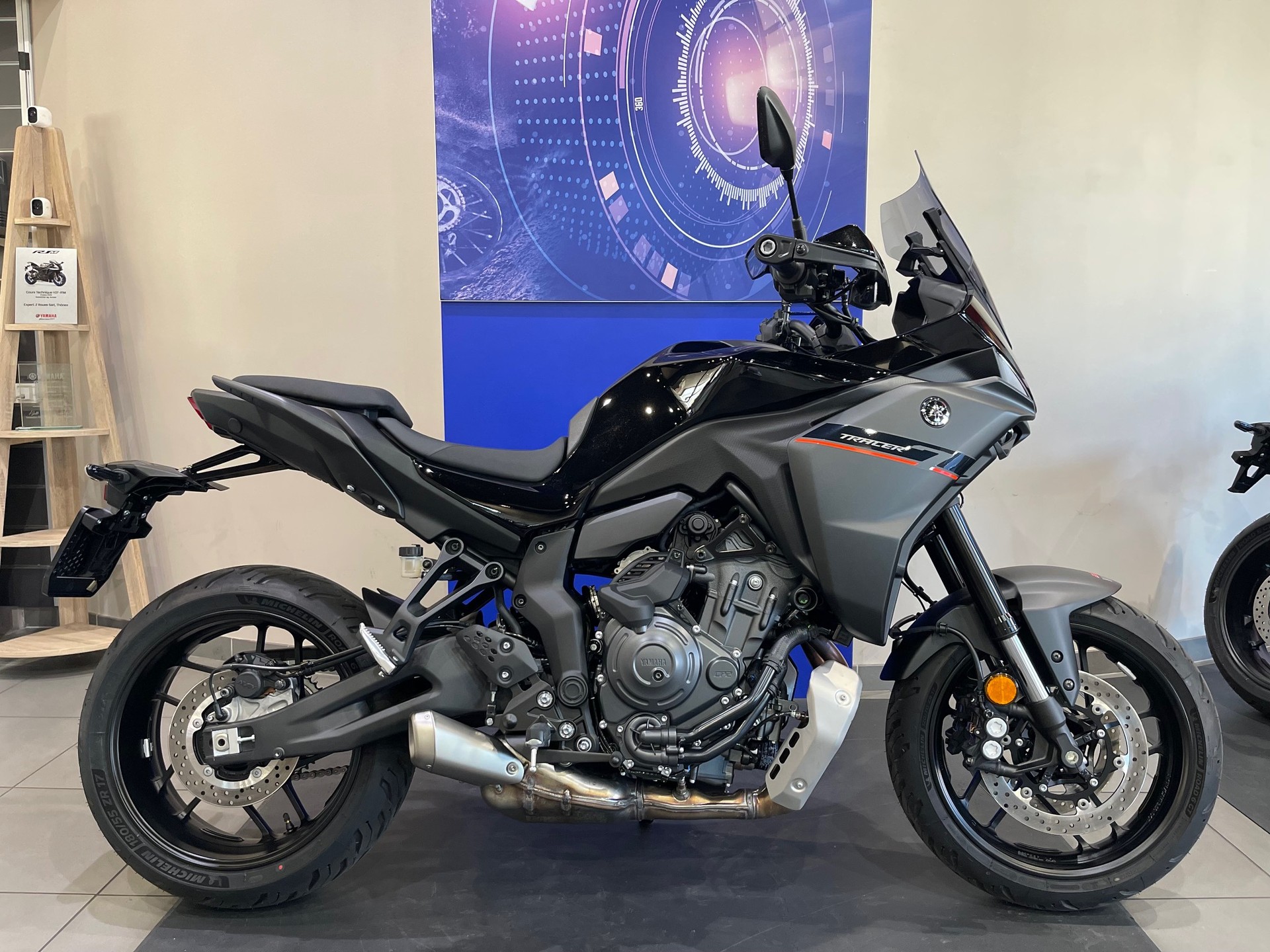YAMAHA Tracer 7 Y-AMT (35kW)-showroom-element-1