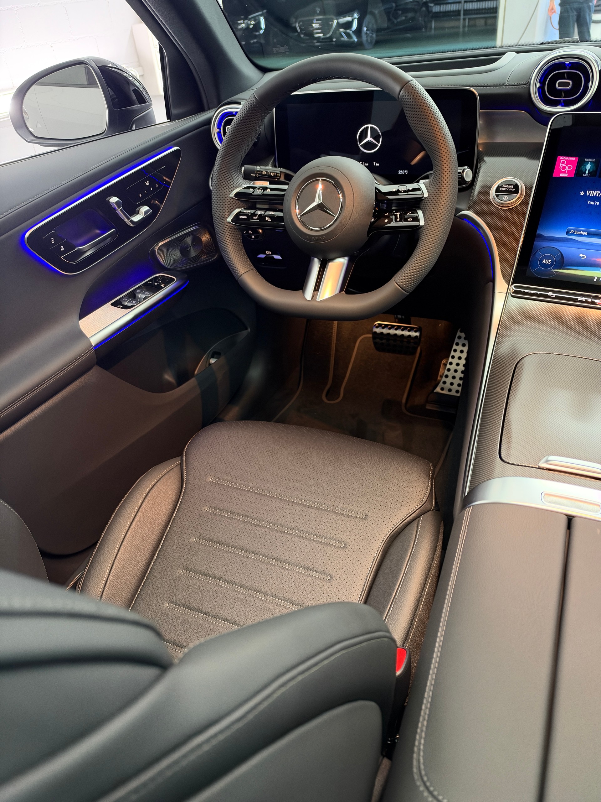MERCEDES-BENZ GLC 200 4Matic-image-12