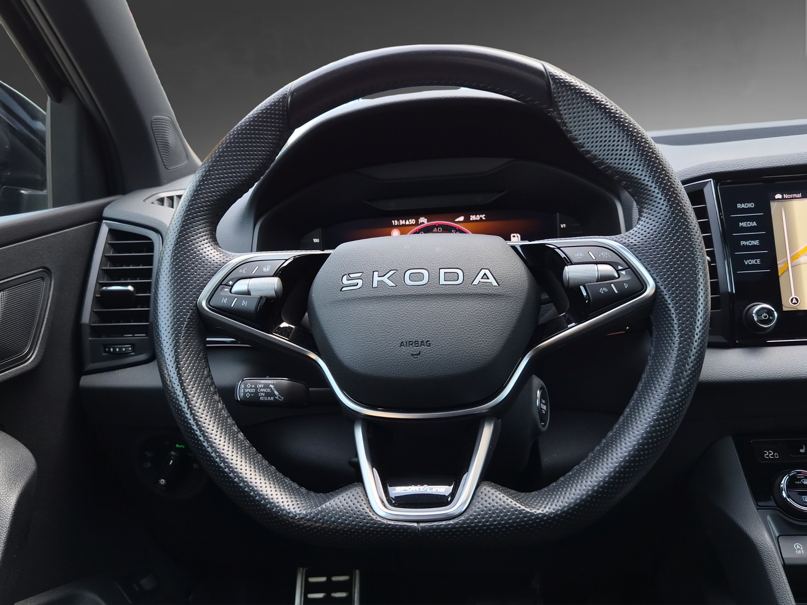 SKODA Karoq 2.0 TSI SportLine 4x4 DSG-image-8