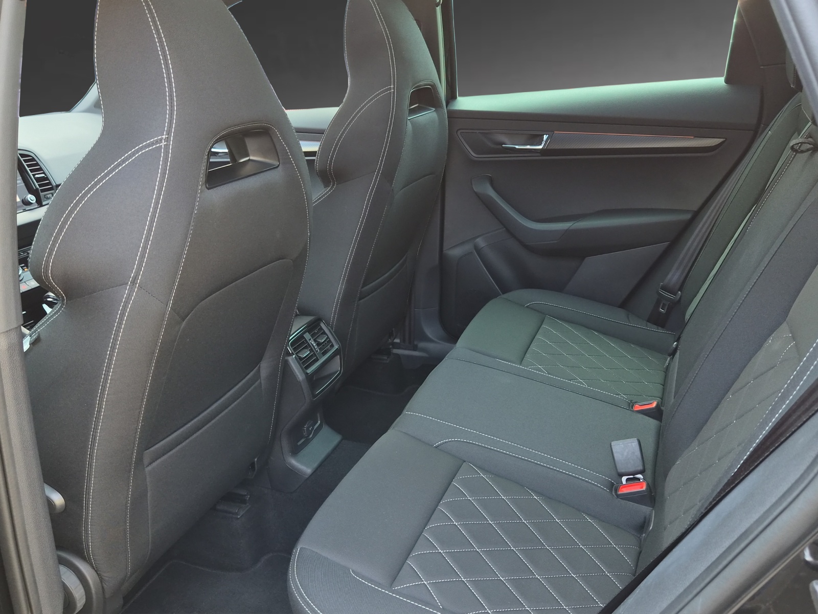 SKODA Karoq 2.0 TSI SportLine 4x4 DSG-image-6