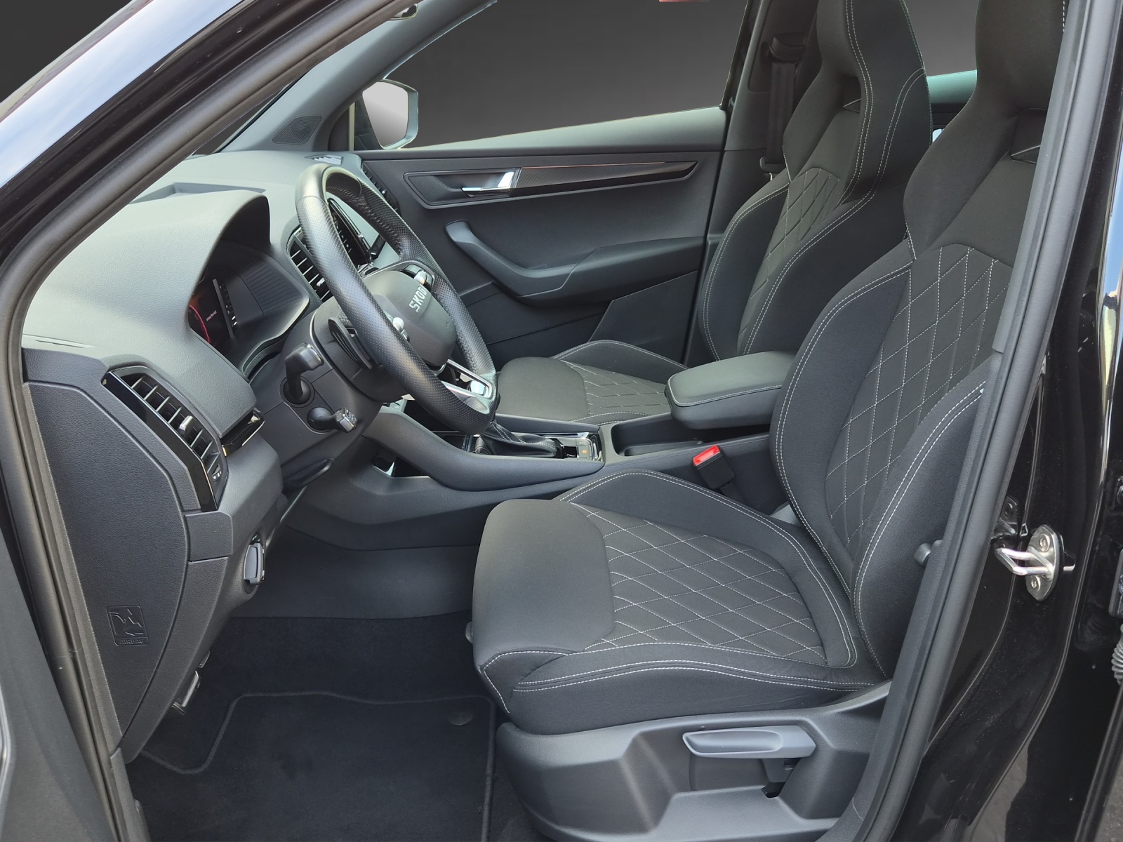 SKODA Karoq 2.0 TSI SportLine 4x4 DSG-image-5