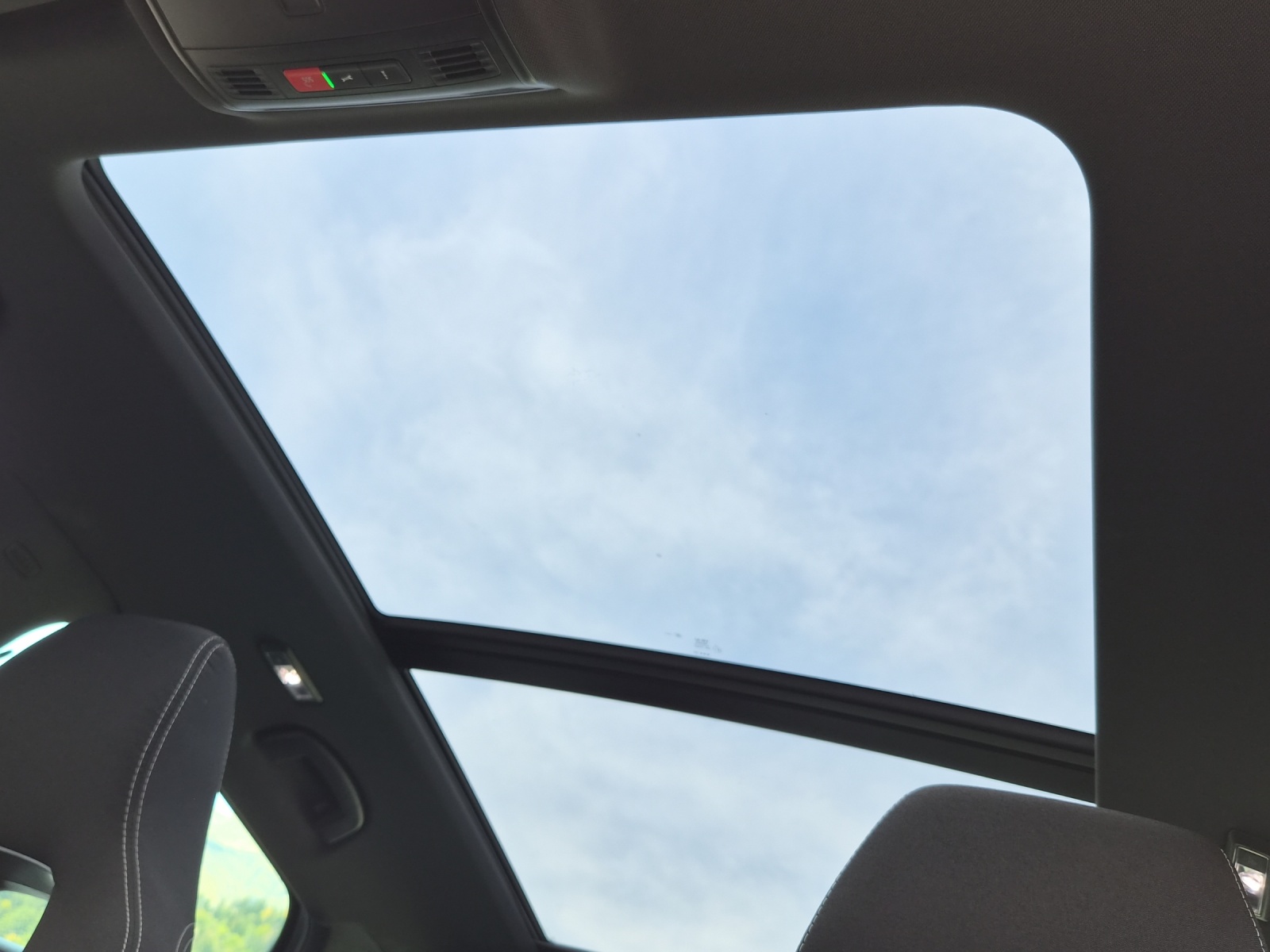 SKODA Karoq 2.0 TSI SportLine 4x4 DSG-image-13