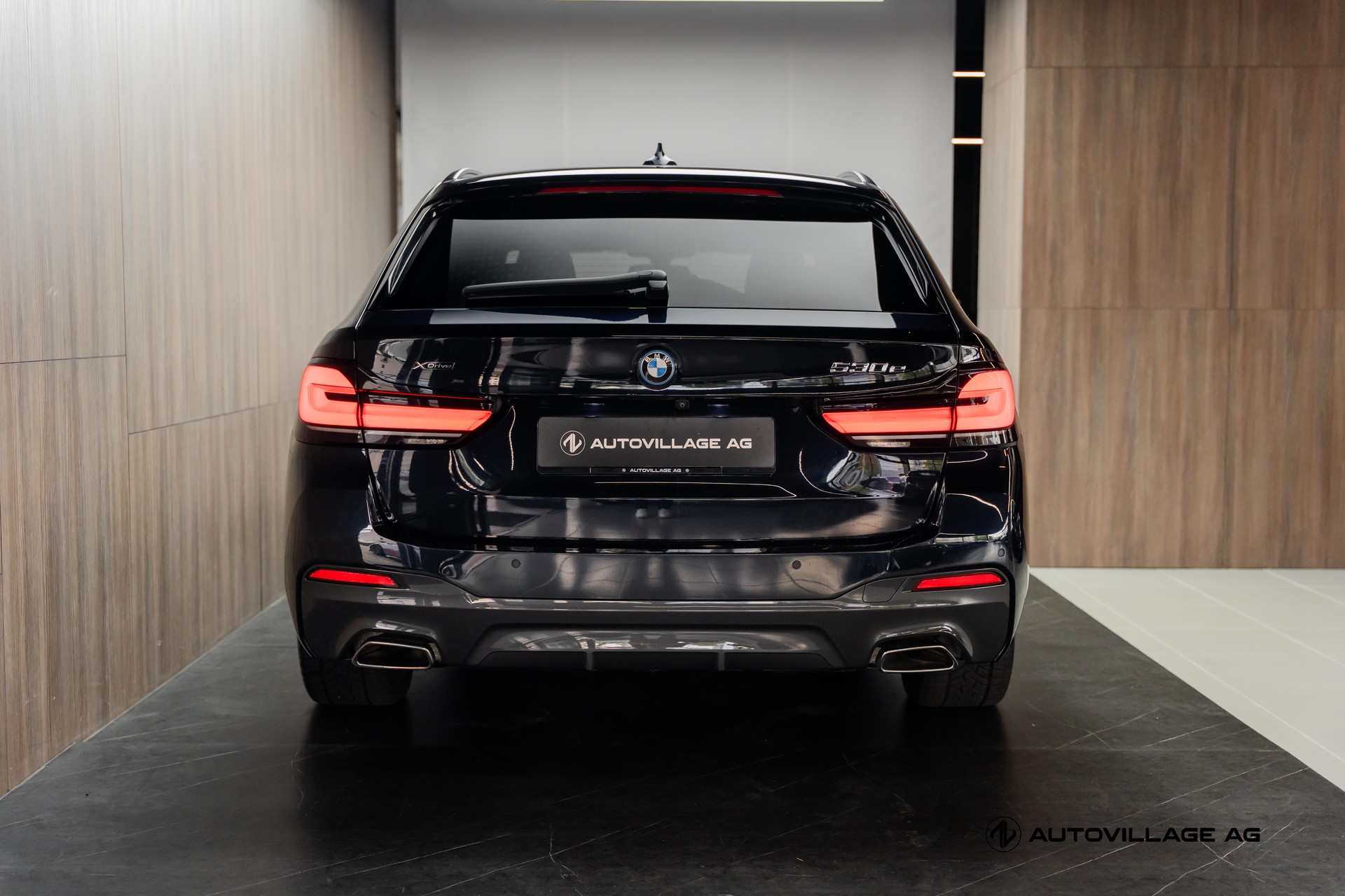 BMW 530e xDrive Touring Pure M Sport Steptronic-image-30