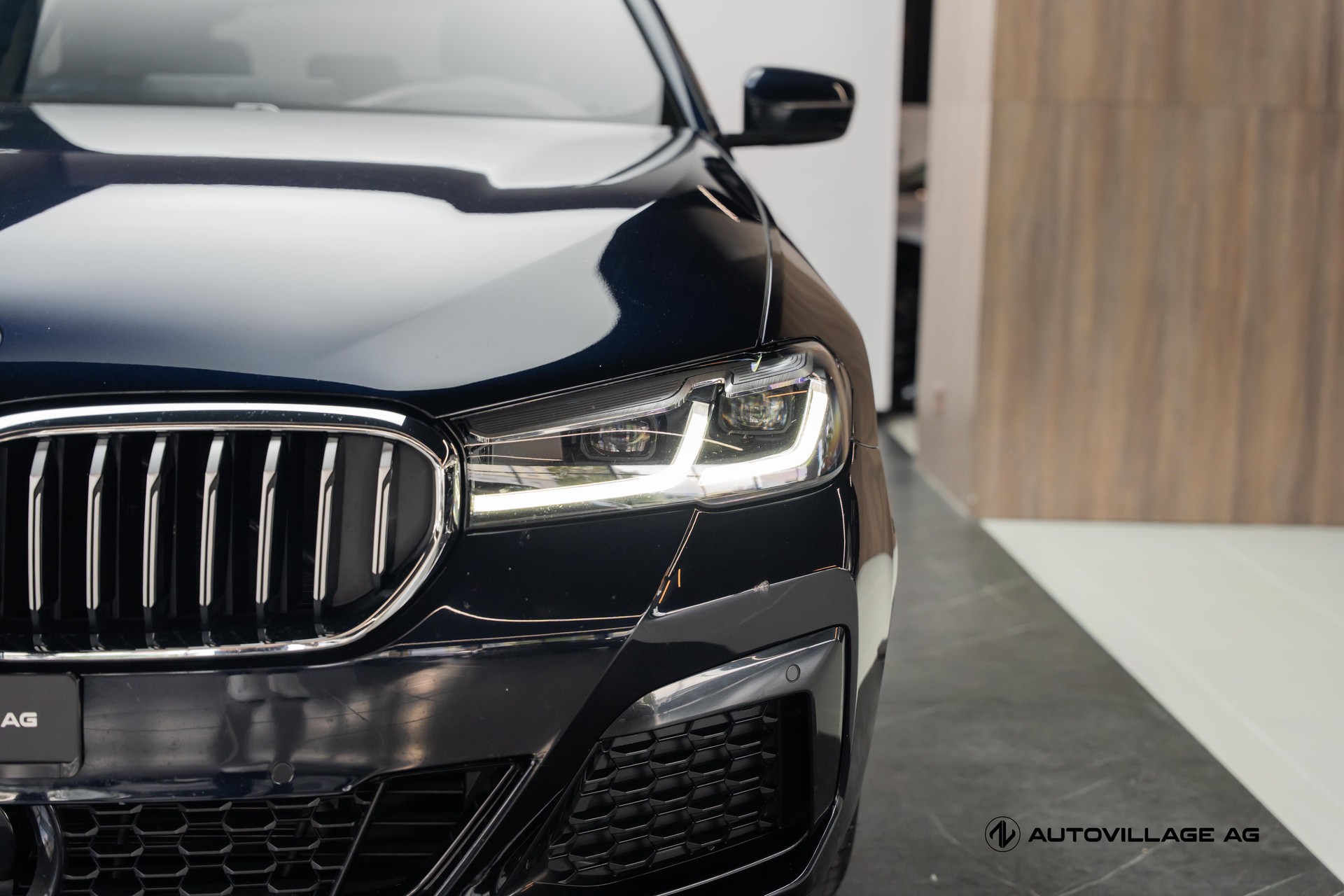 BMW 530e xDrive Touring Pure M Sport Steptronic-image-26