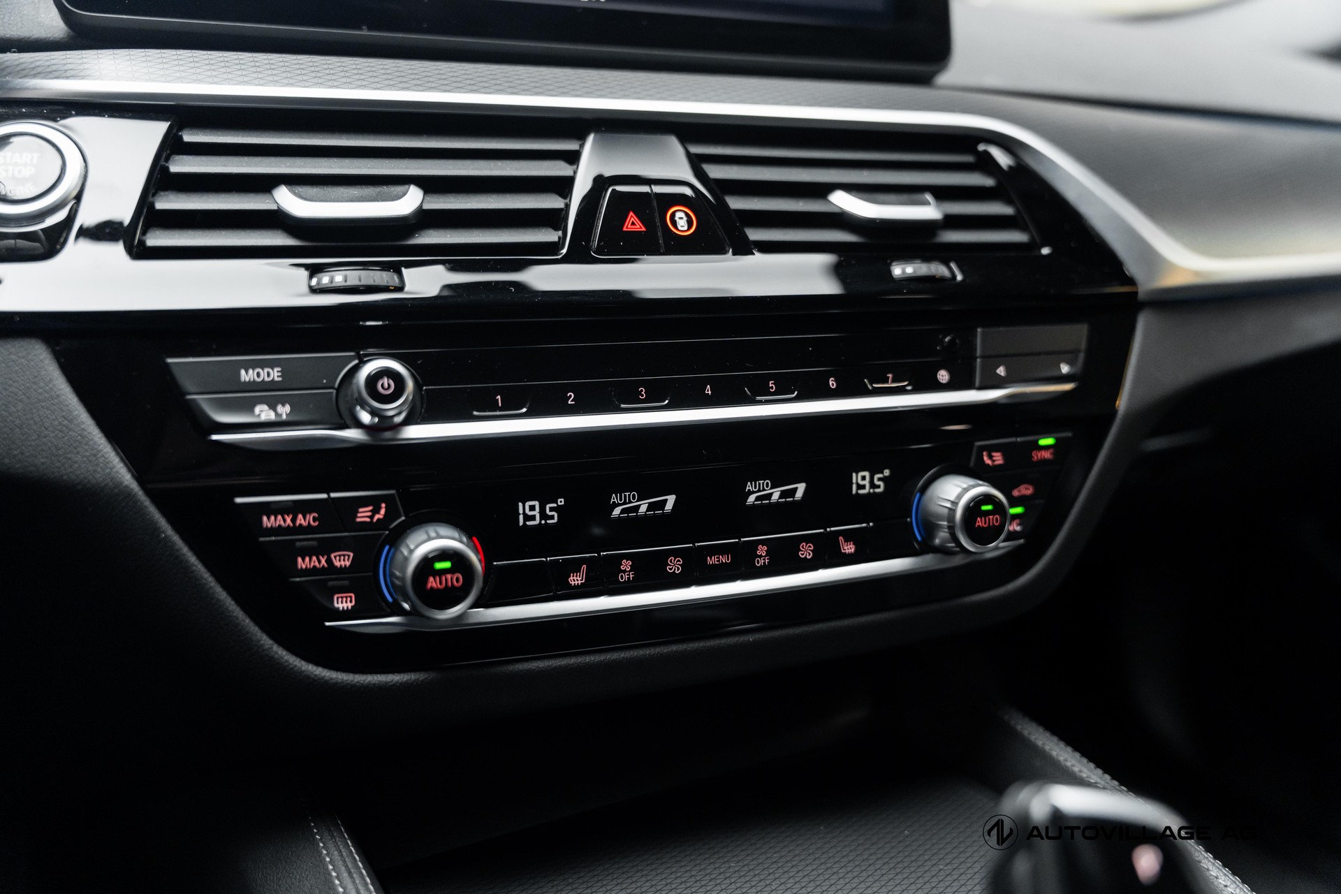 BMW 530e xDrive Touring Pure M Sport Steptronic-image-14