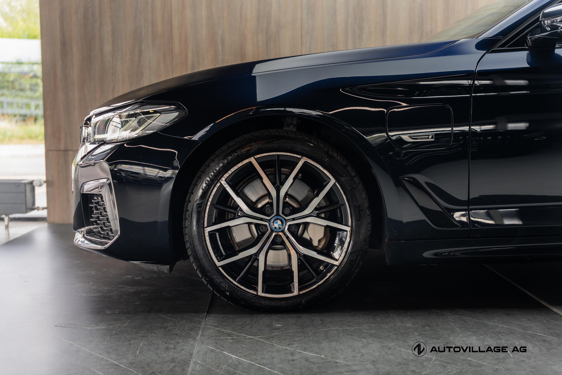 BMW 530e xDrive Touring Pure M Sport Steptronic-image-31