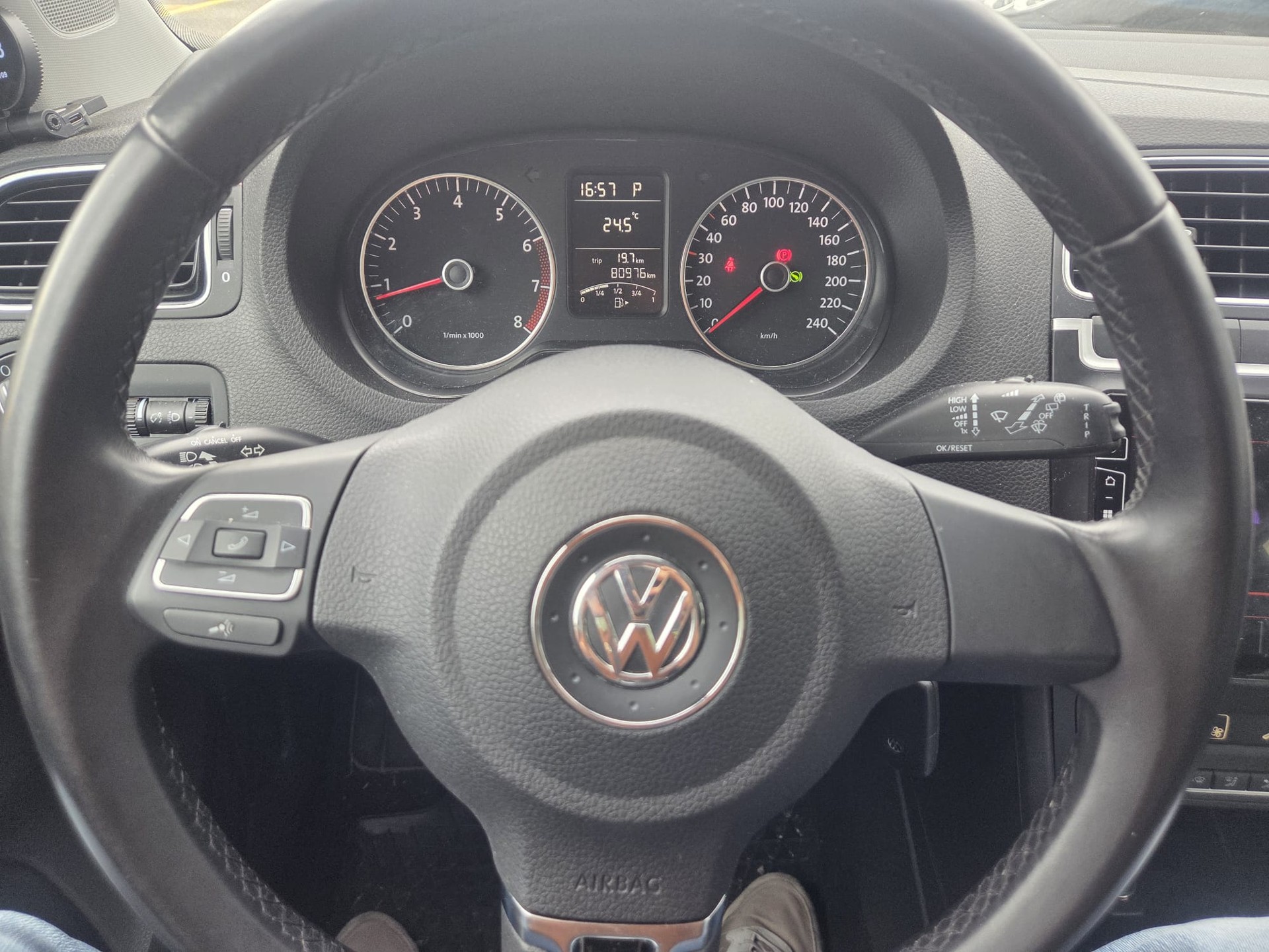 VW Polo 1.2 TSI Trendline DSG * Expertisé (MFK) * Carplay *-image-9