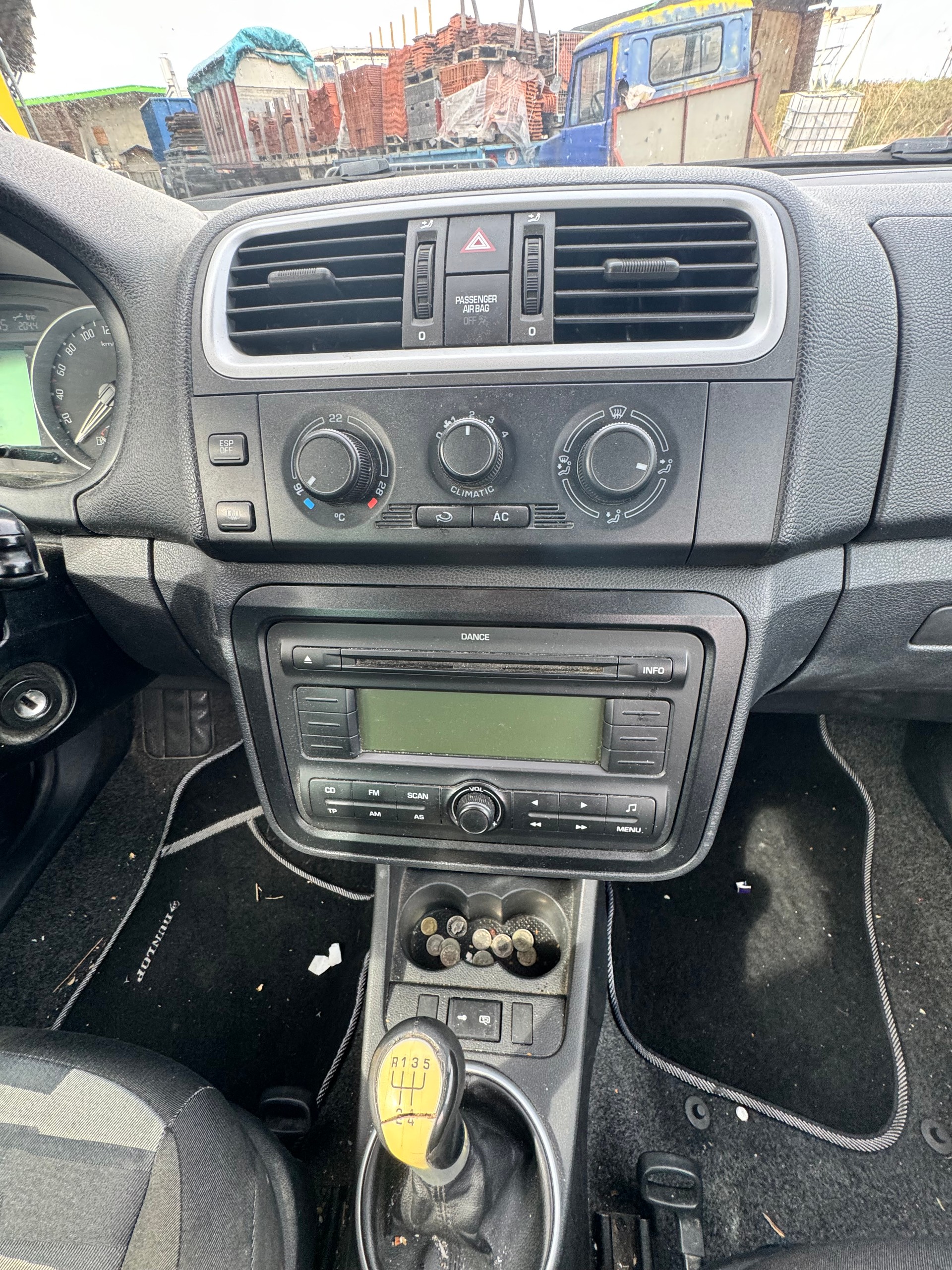 SKODA Fabia 1.6 Elegance-image-8