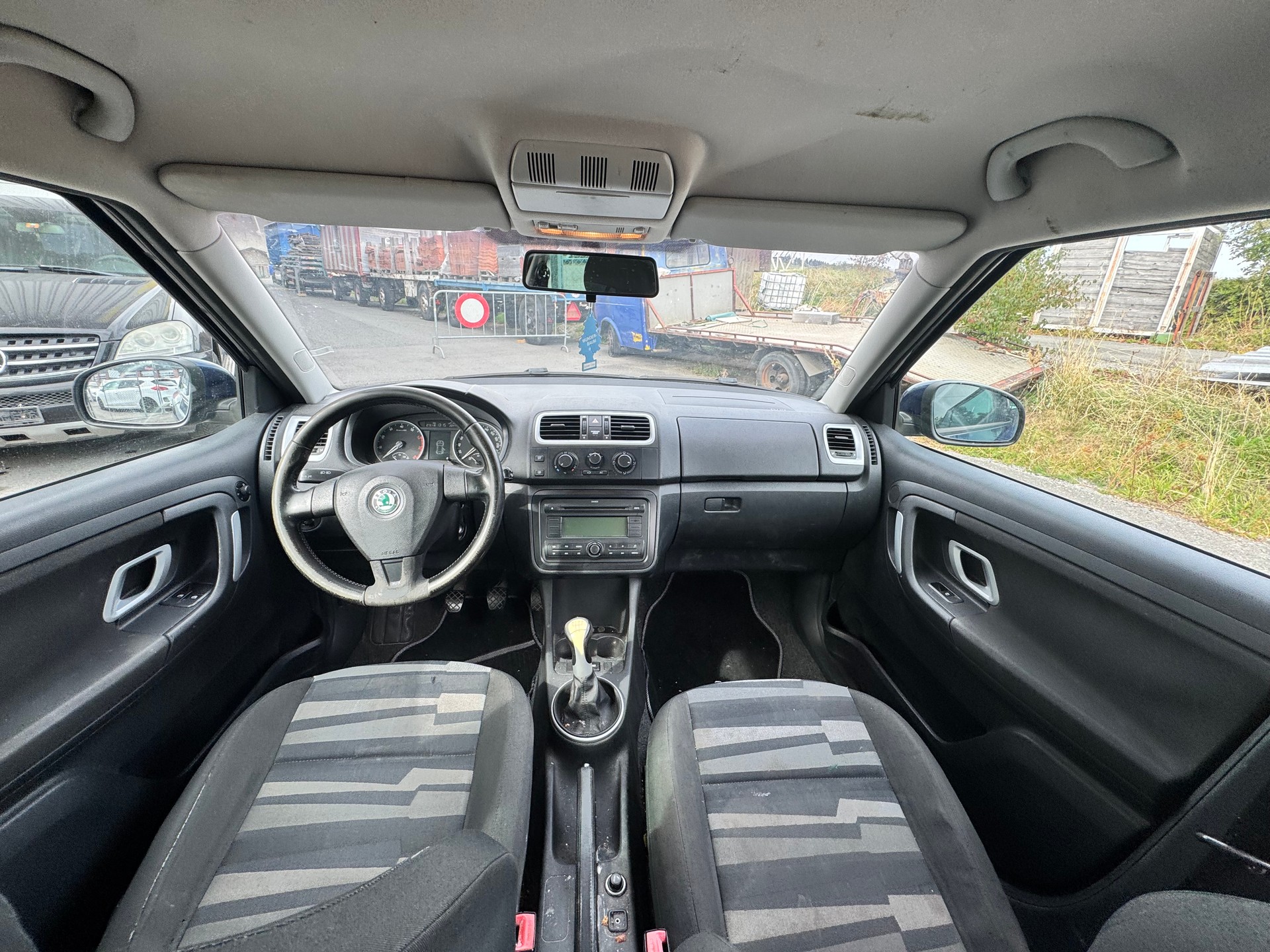 SKODA Fabia 1.6 Elegance-image-12