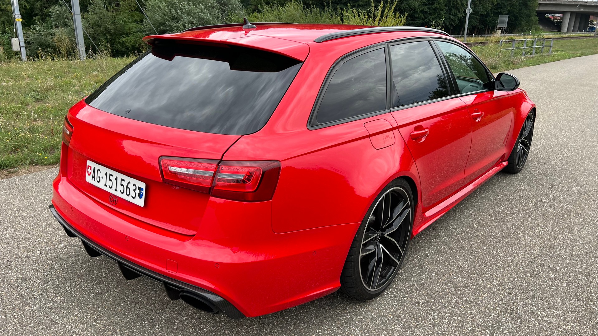 AUDI RS6 Avant 4.0 TFSI V8 quattro Tiptronic-image-3