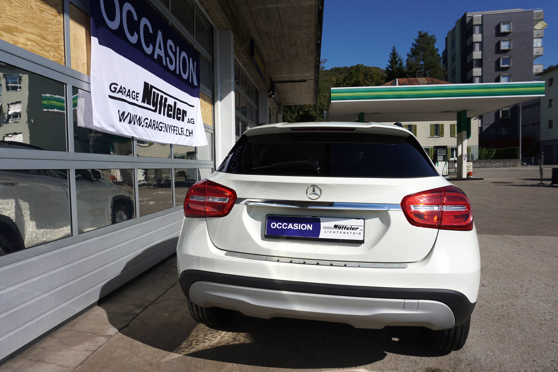 MERCEDES-BENZ GLA 250 Style 4m-image-5