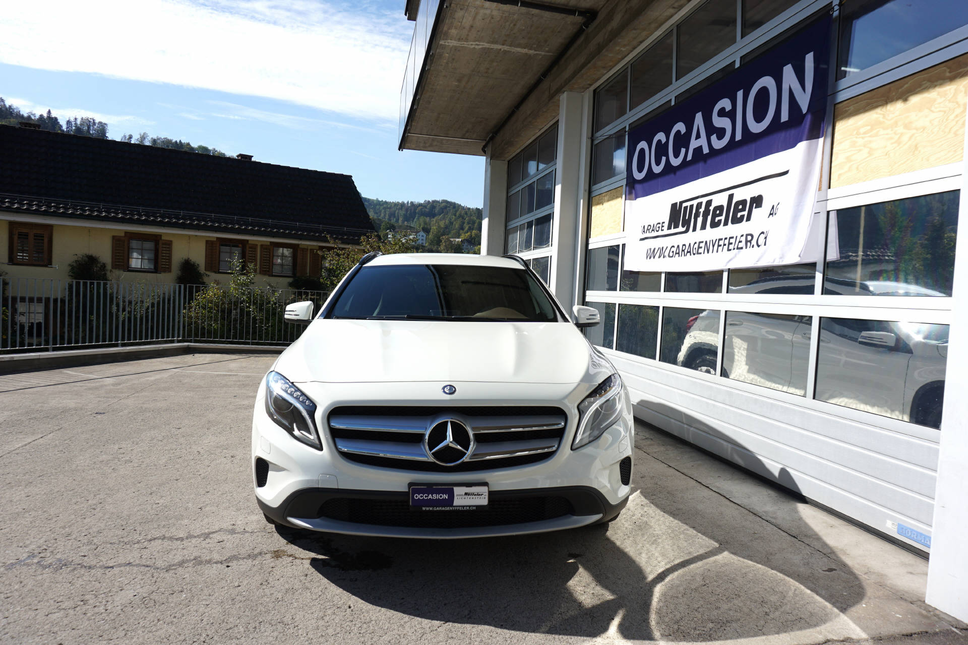 MERCEDES-BENZ GLA 250 Style 4m-image-1