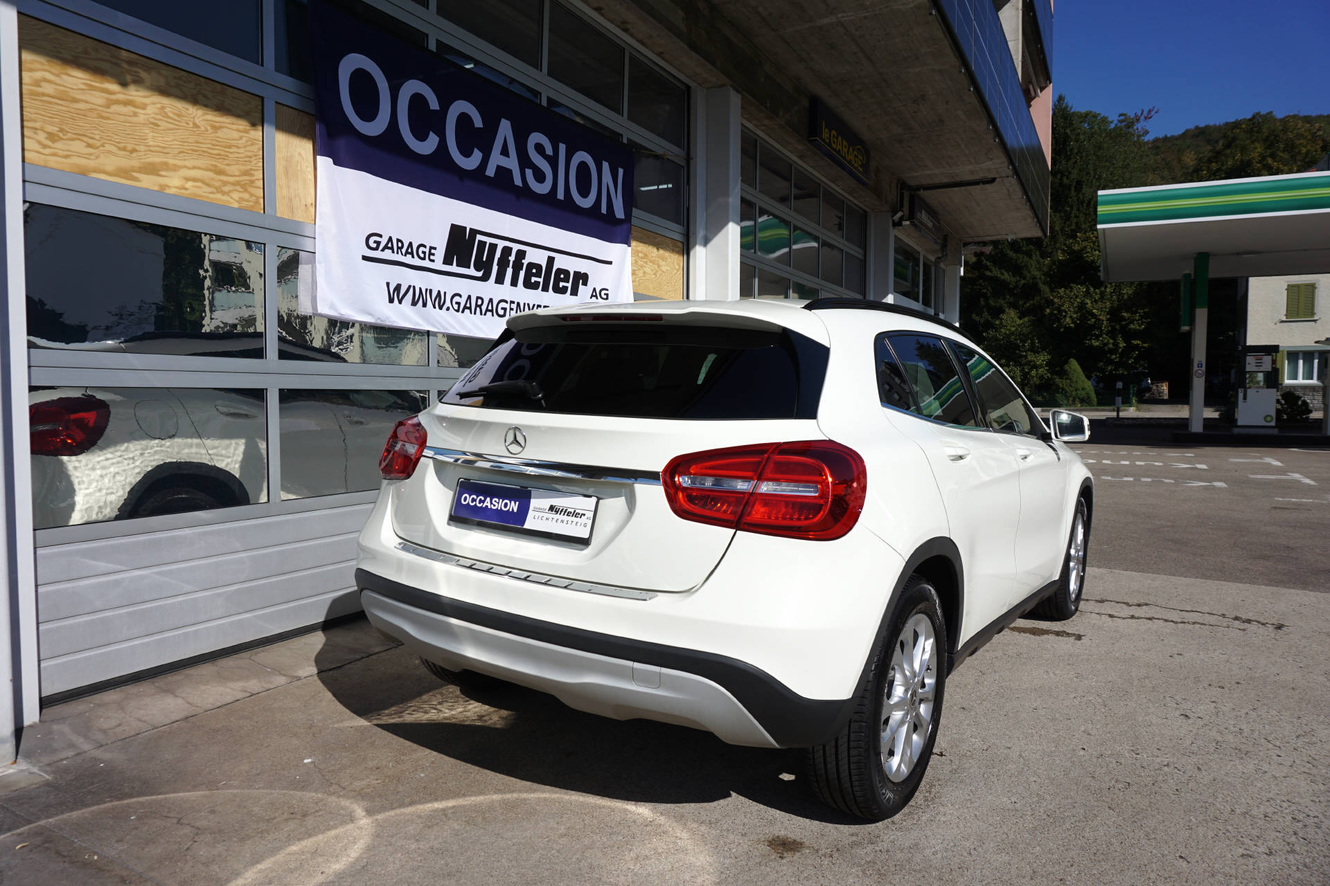 MERCEDES-BENZ GLA 250 Style 4m-image-4