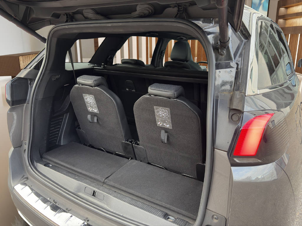 PEUGEOT 5008 1.5 BlueHDi GT Line-image-14