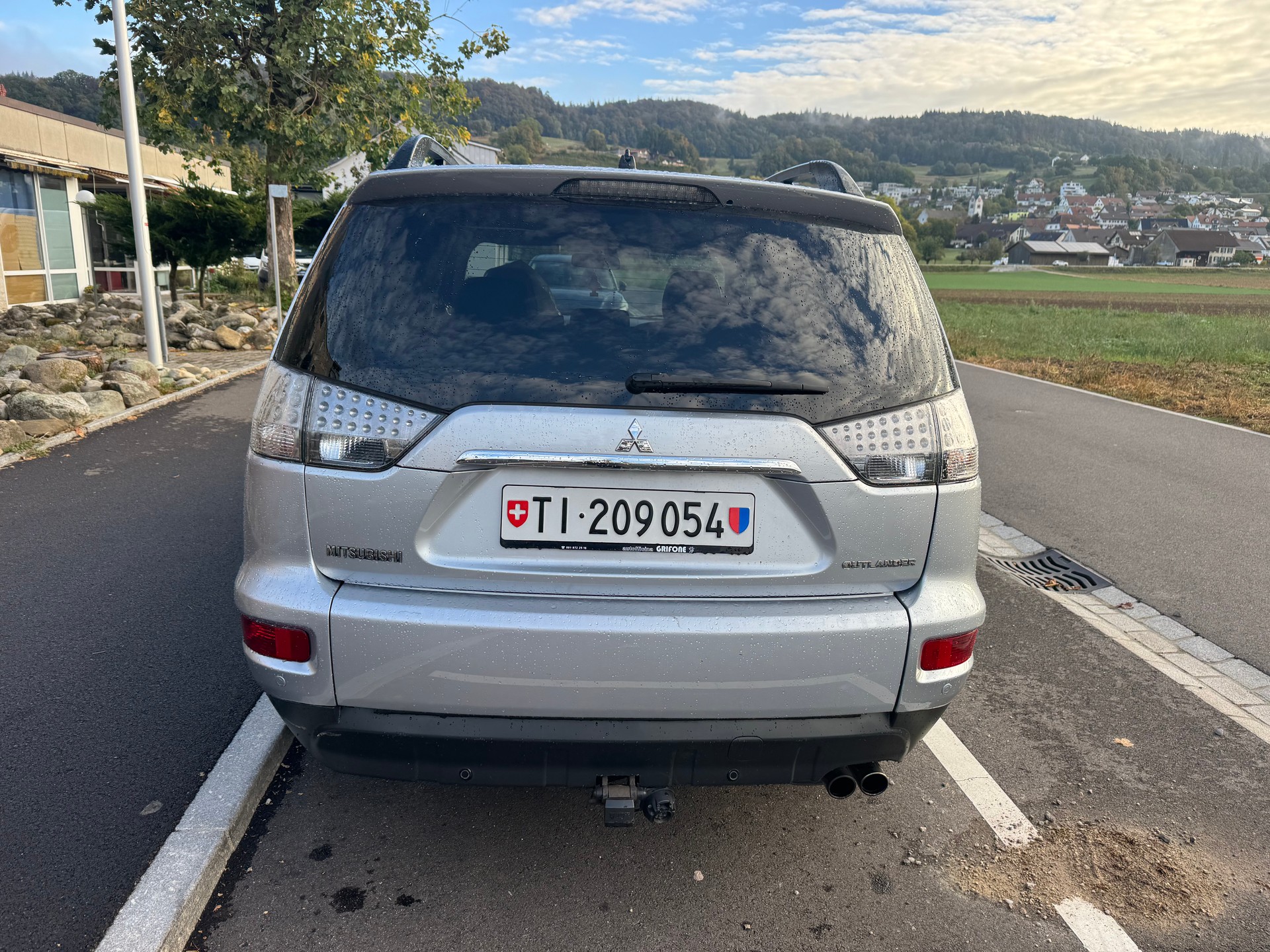 MITSUBISHI Outlander 2.2 DID Jubilé35 4WD TC-SST-image-4