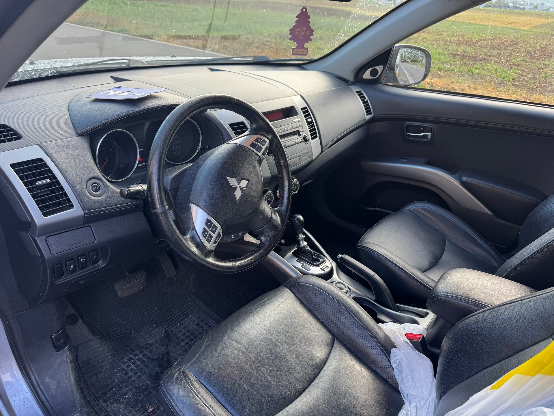 MITSUBISHI Outlander 2.2 DID Jubilé35 4WD TC-SST-image-6