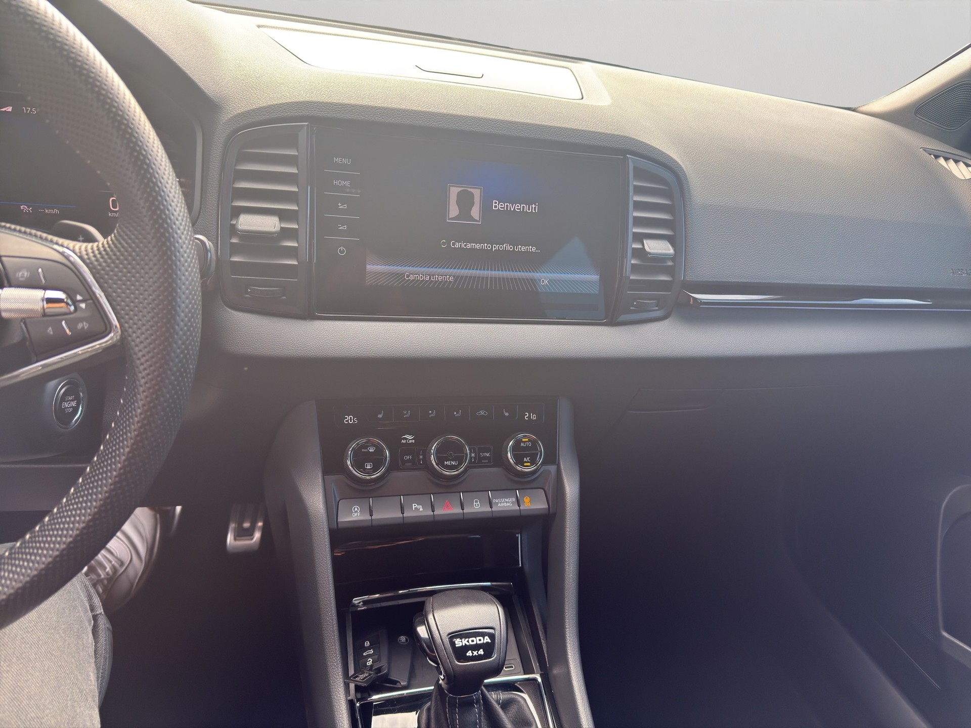 SKODA Karoq 2.0 TSI SportLine 4x4 DSG-image-10