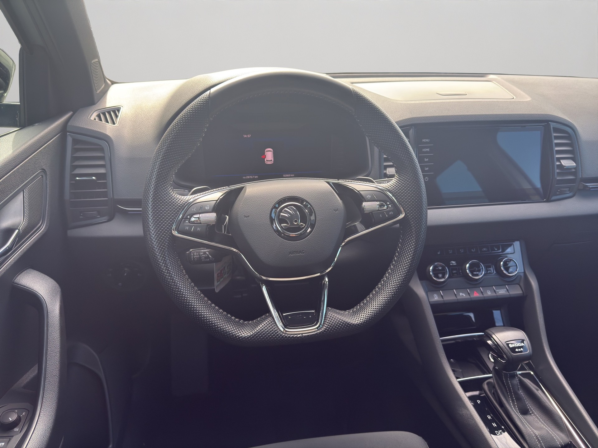 SKODA Karoq 2.0 TSI SportLine 4x4 DSG-image-6